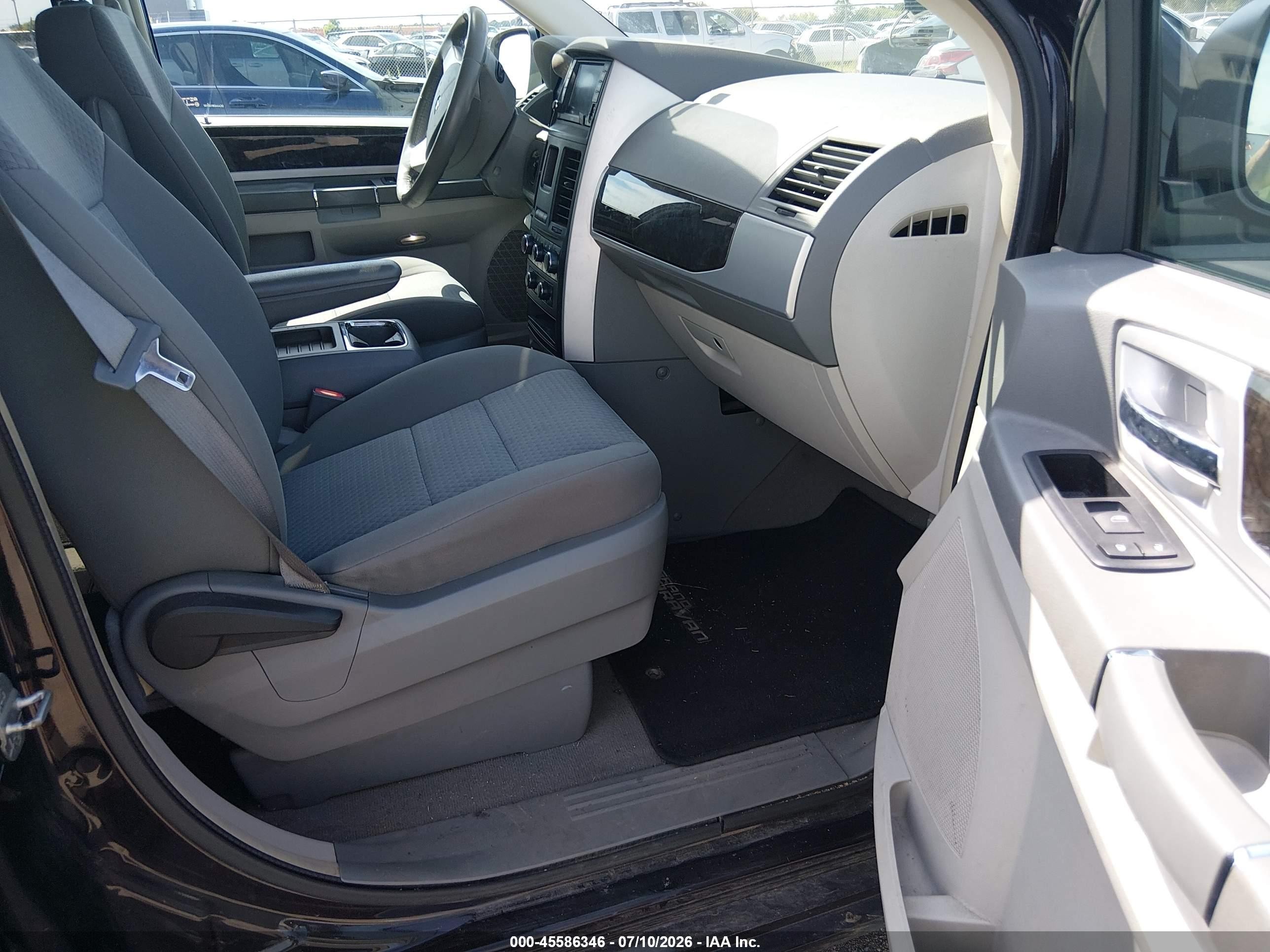 2010 Dodge Grand Caravan Crew Purple vin: 2D4RN6DXXAR419387
