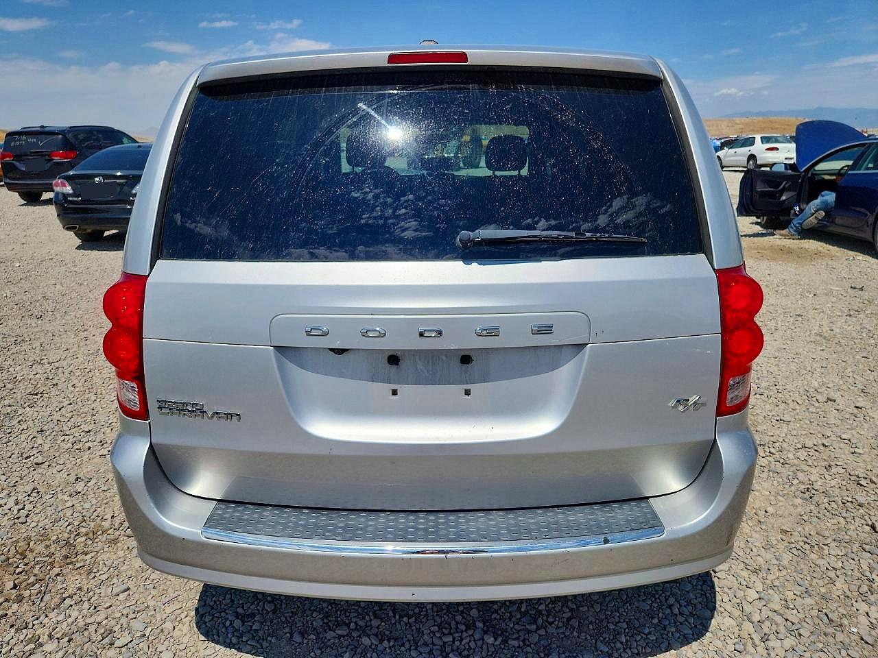 2011 Dodge Grand Caravan R/t Silver vin: 2D4RN7DG2BR776375
