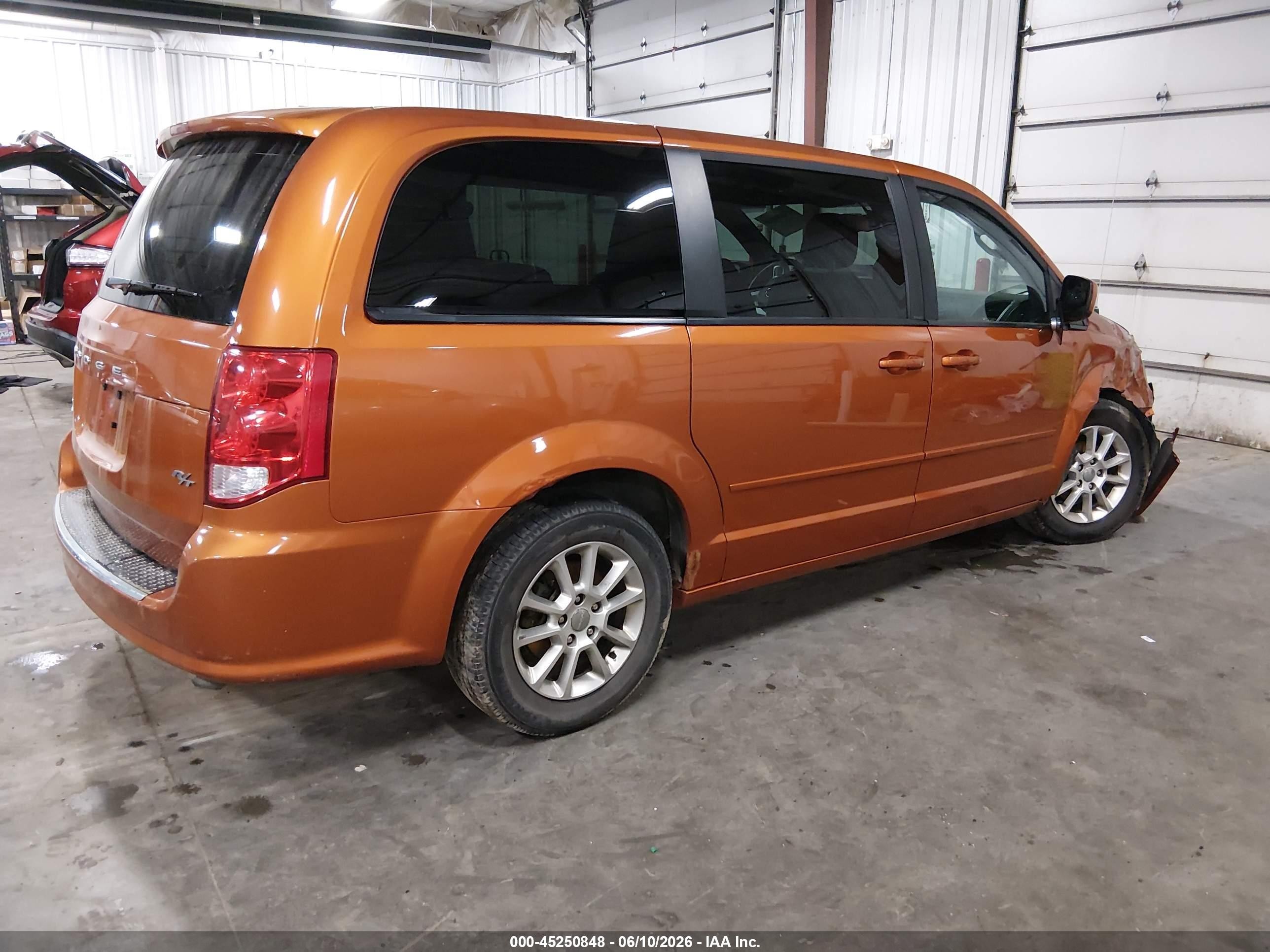 2011 Dodge Grand Caravan R/t Orange vin: 2D4RN7DG2BR776733