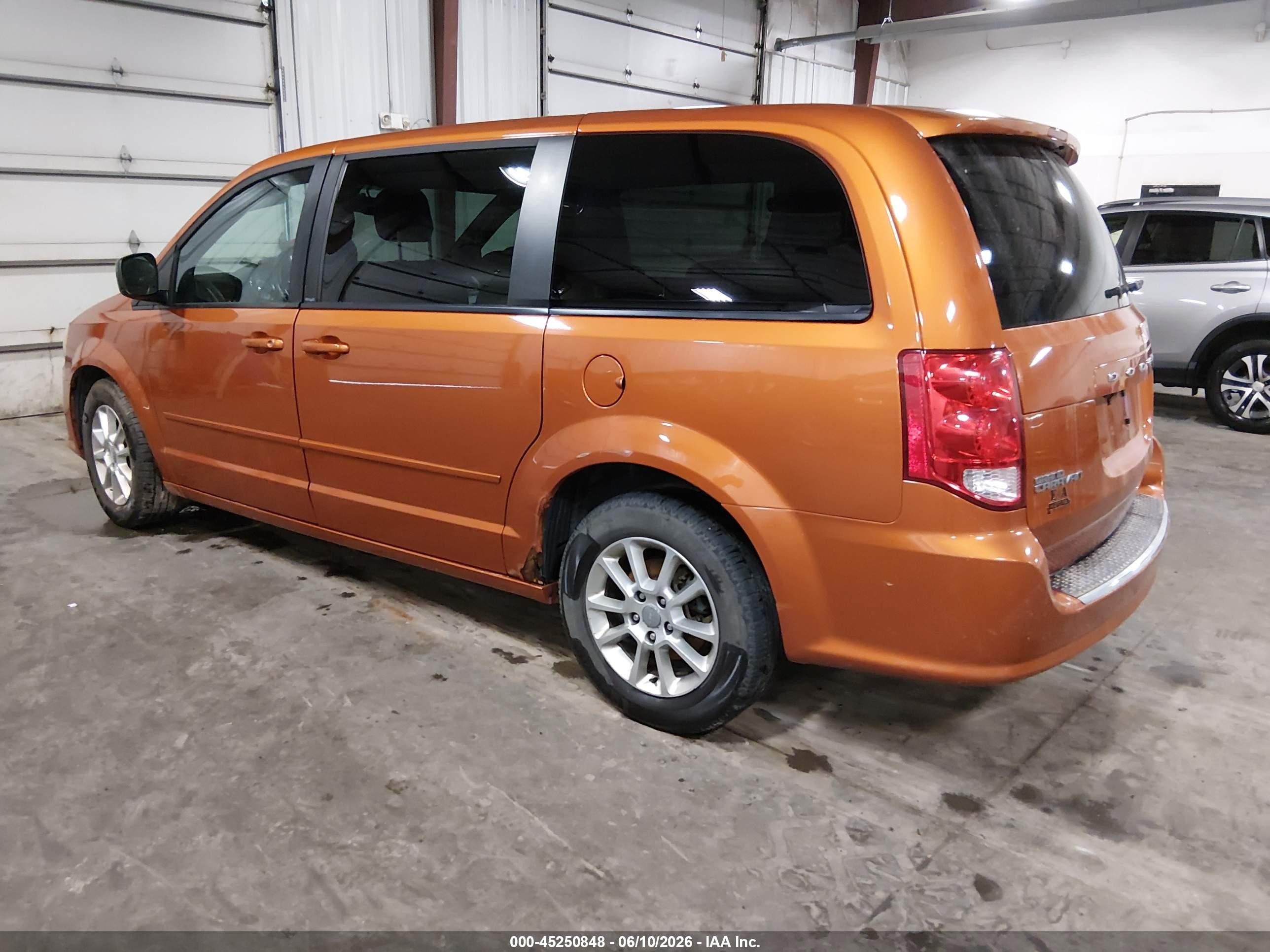 2011 Dodge Grand Caravan R/t Orange vin: 2D4RN7DG2BR776733