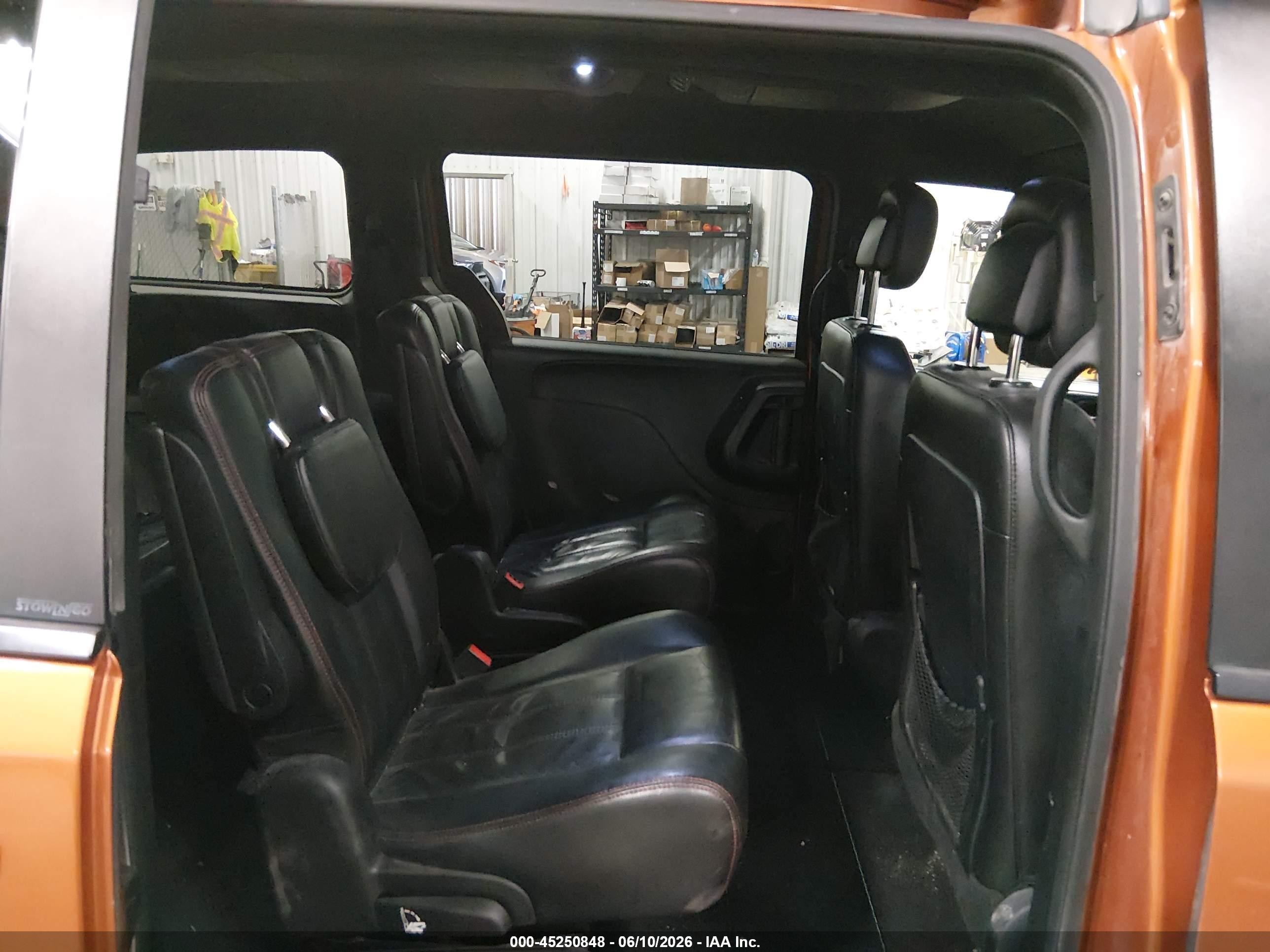 2011 Dodge Grand Caravan R/t Orange vin: 2D4RN7DG2BR776733