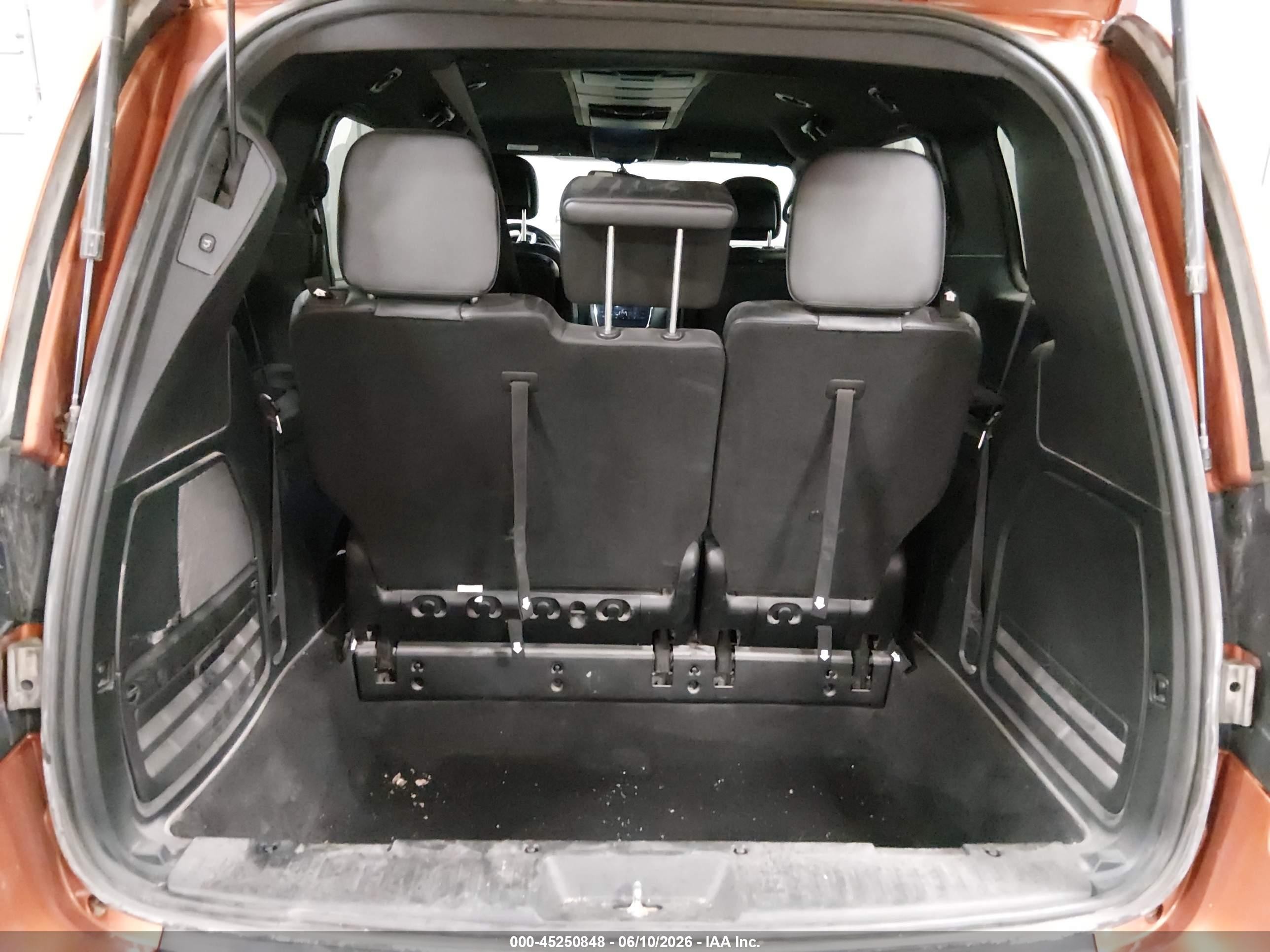 2011 Dodge Grand Caravan R/t Orange vin: 2D4RN7DG2BR776733