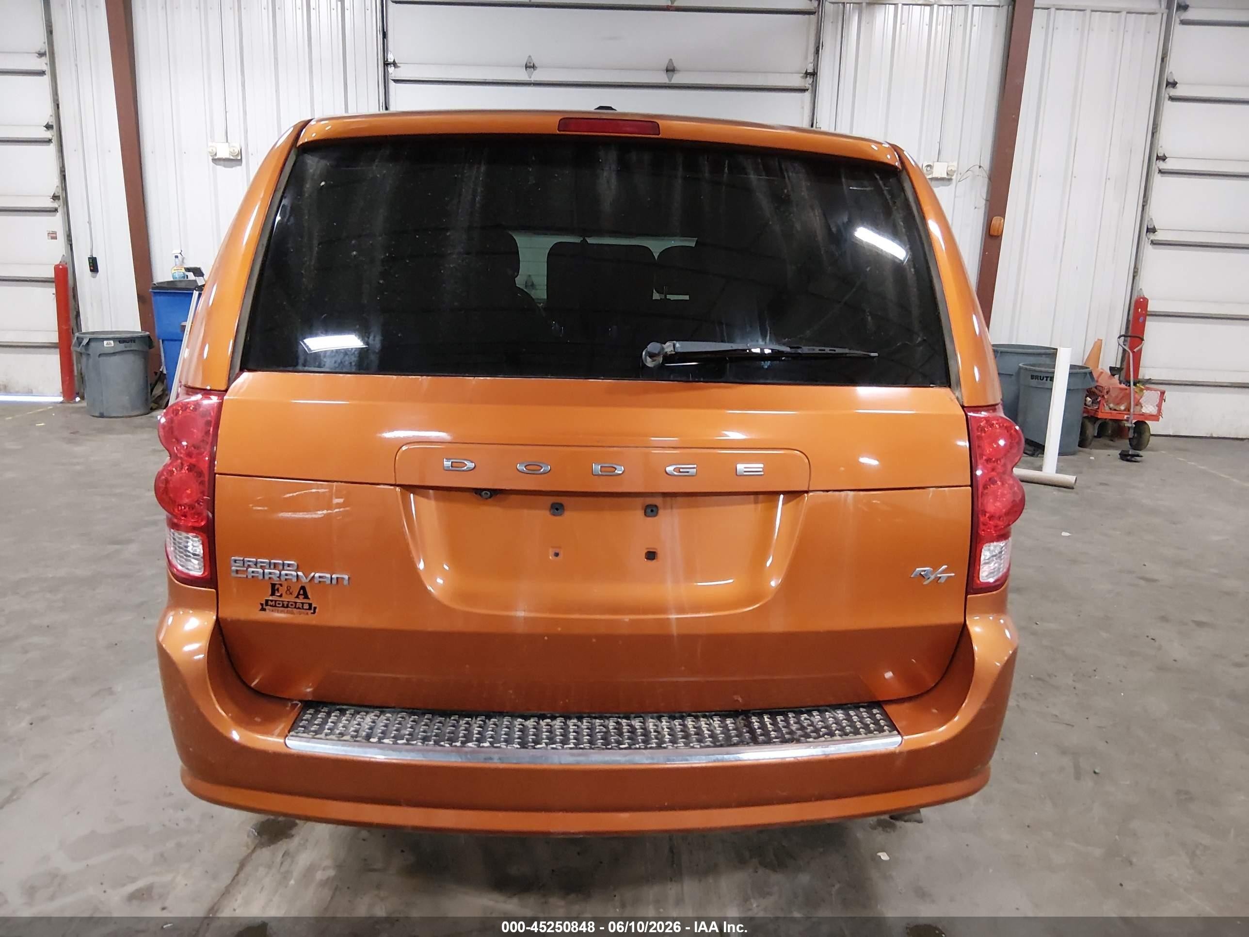 2011 Dodge Grand Caravan R/t Orange vin: 2D4RN7DG2BR776733
