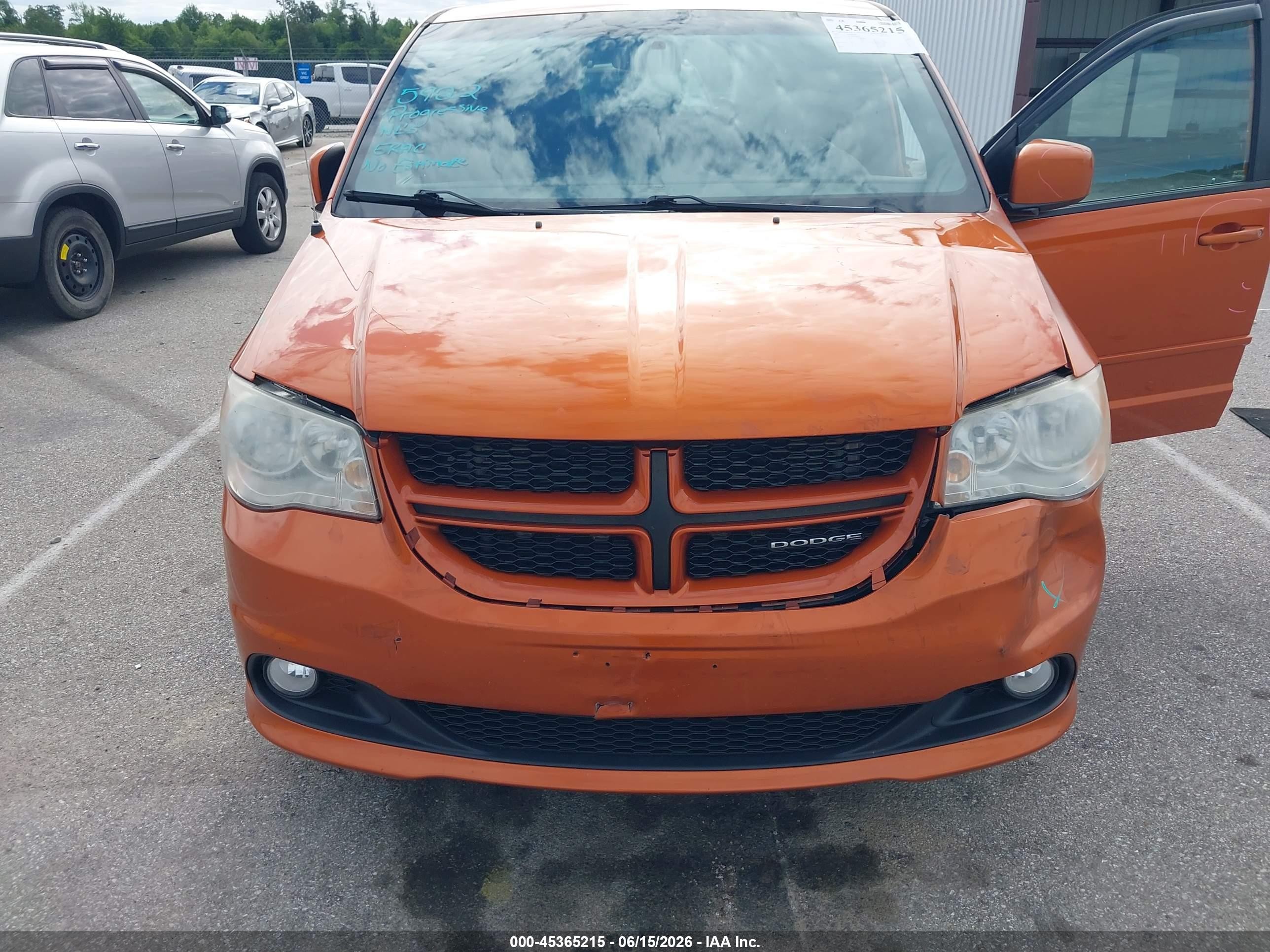 2011 Dodge Grand Caravan R/t Orange vin: 2D4RN7DG3BR710305