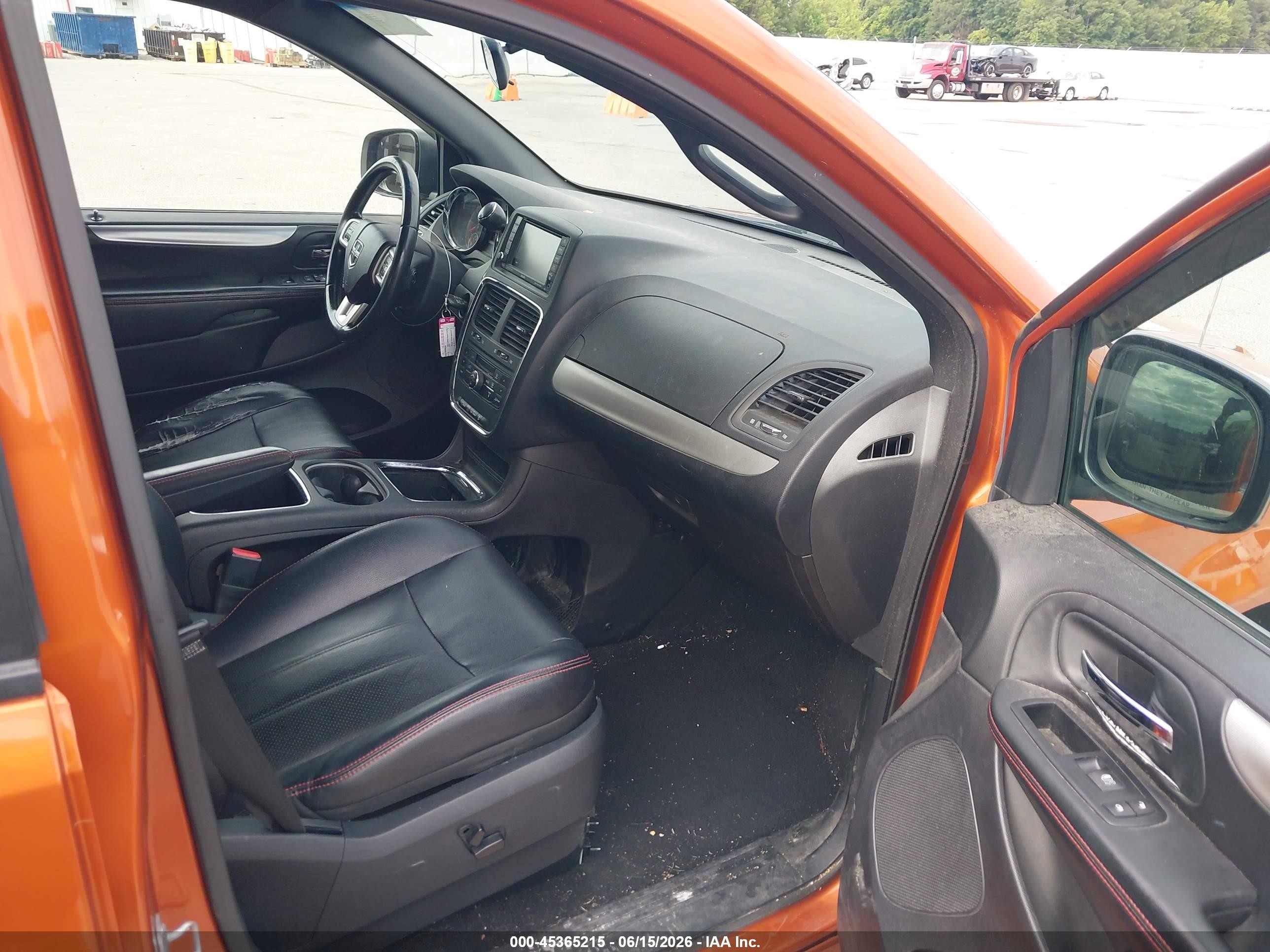 2011 Dodge Grand Caravan R/t Orange vin: 2D4RN7DG3BR710305