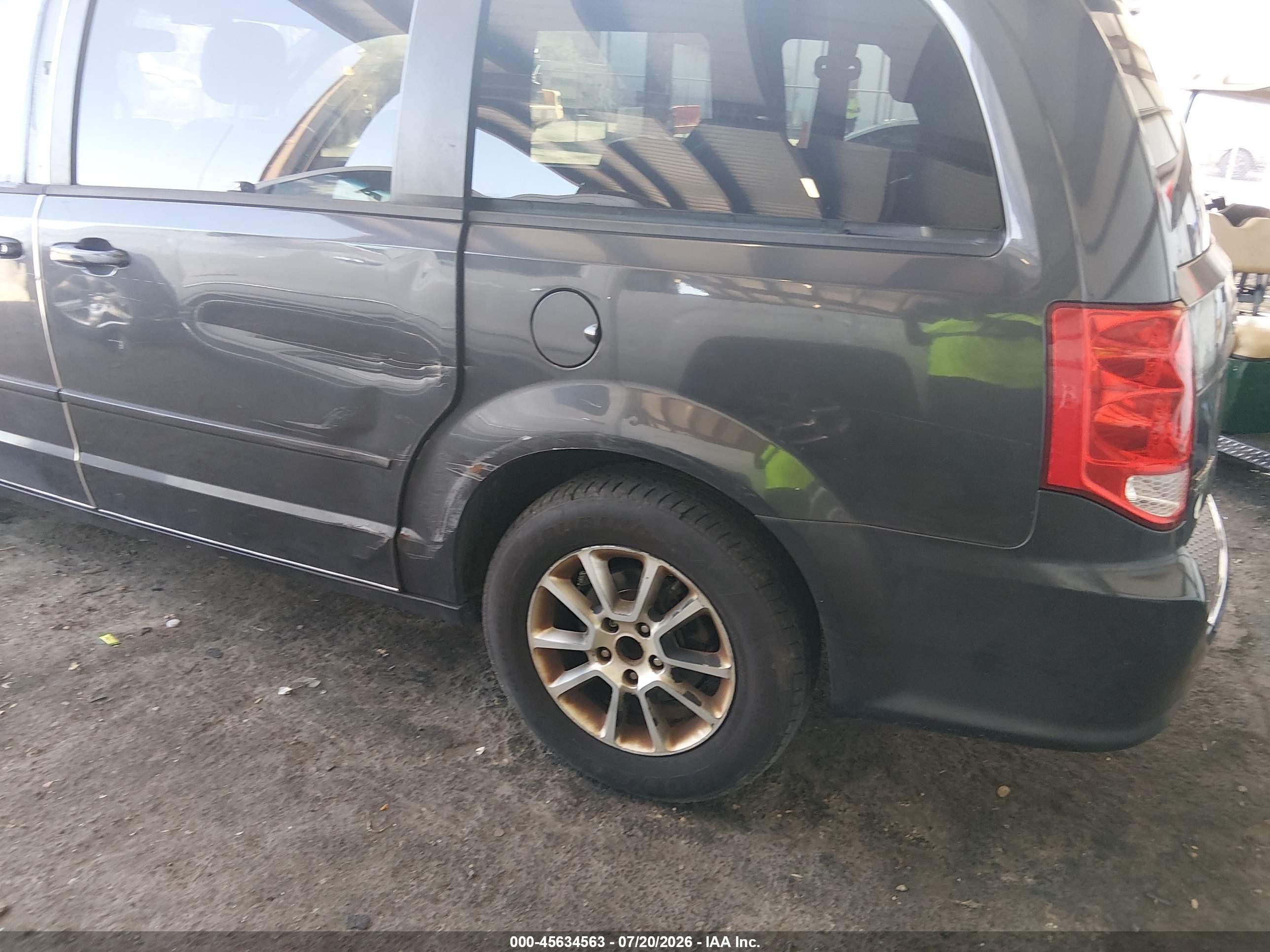 2011 Dodge Grand Caravan R/t Серый vin: 2D4RN7DG7BR711019