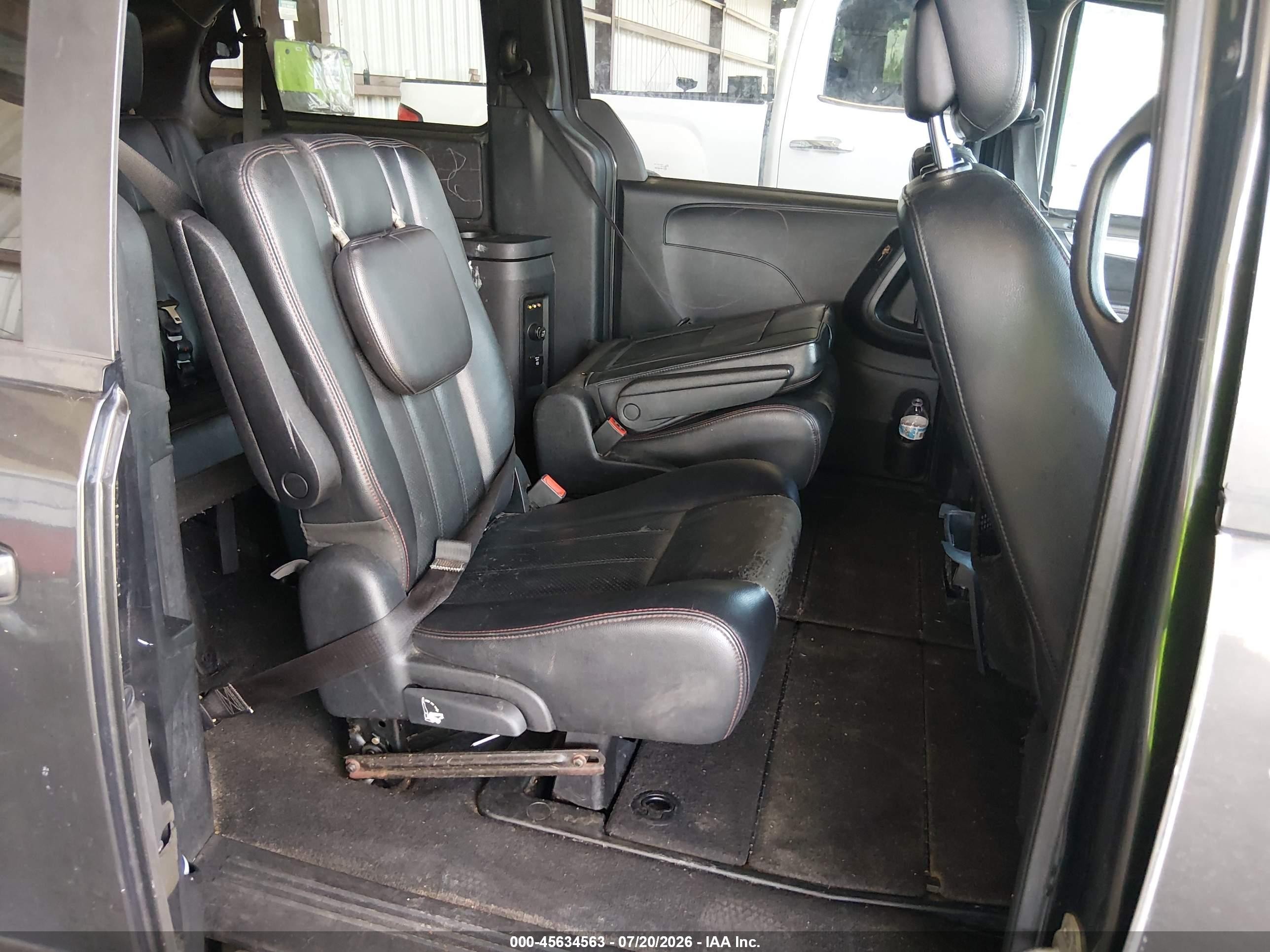 2011 Dodge Grand Caravan R/t Серый vin: 2D4RN7DG7BR711019