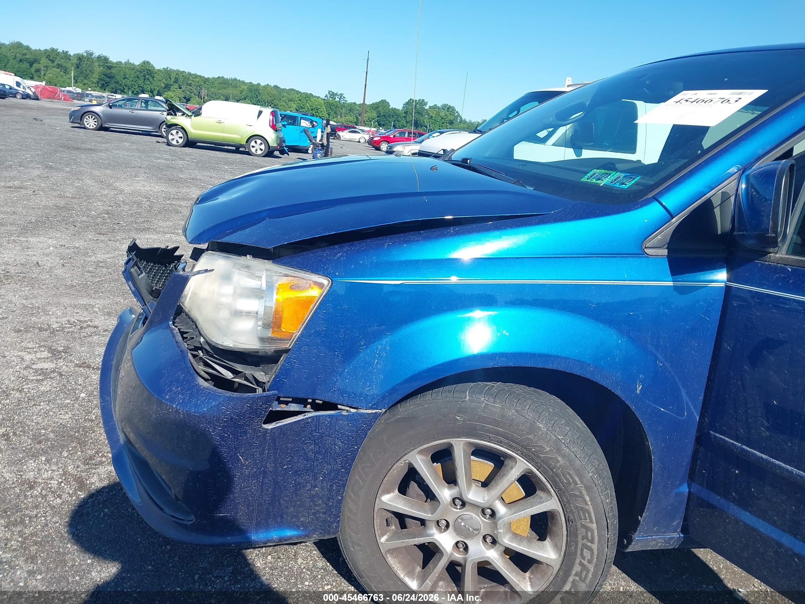 2011 Dodge Grand Caravan R/t Blue vin: 2D4RN7DG9BR765616