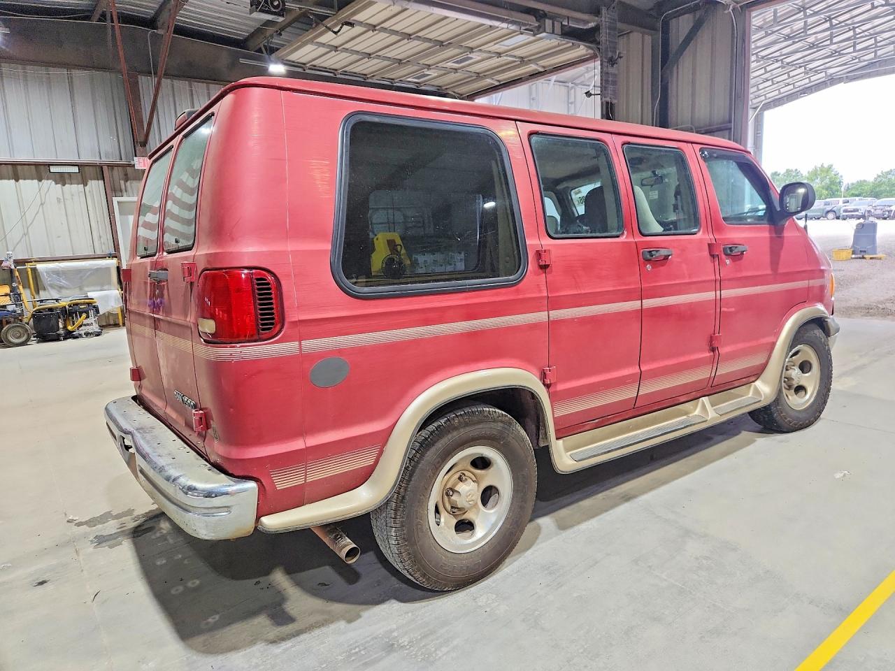 2003 Dodge Ram Van B1500 Красный vin: 2D6WB11X33K523712