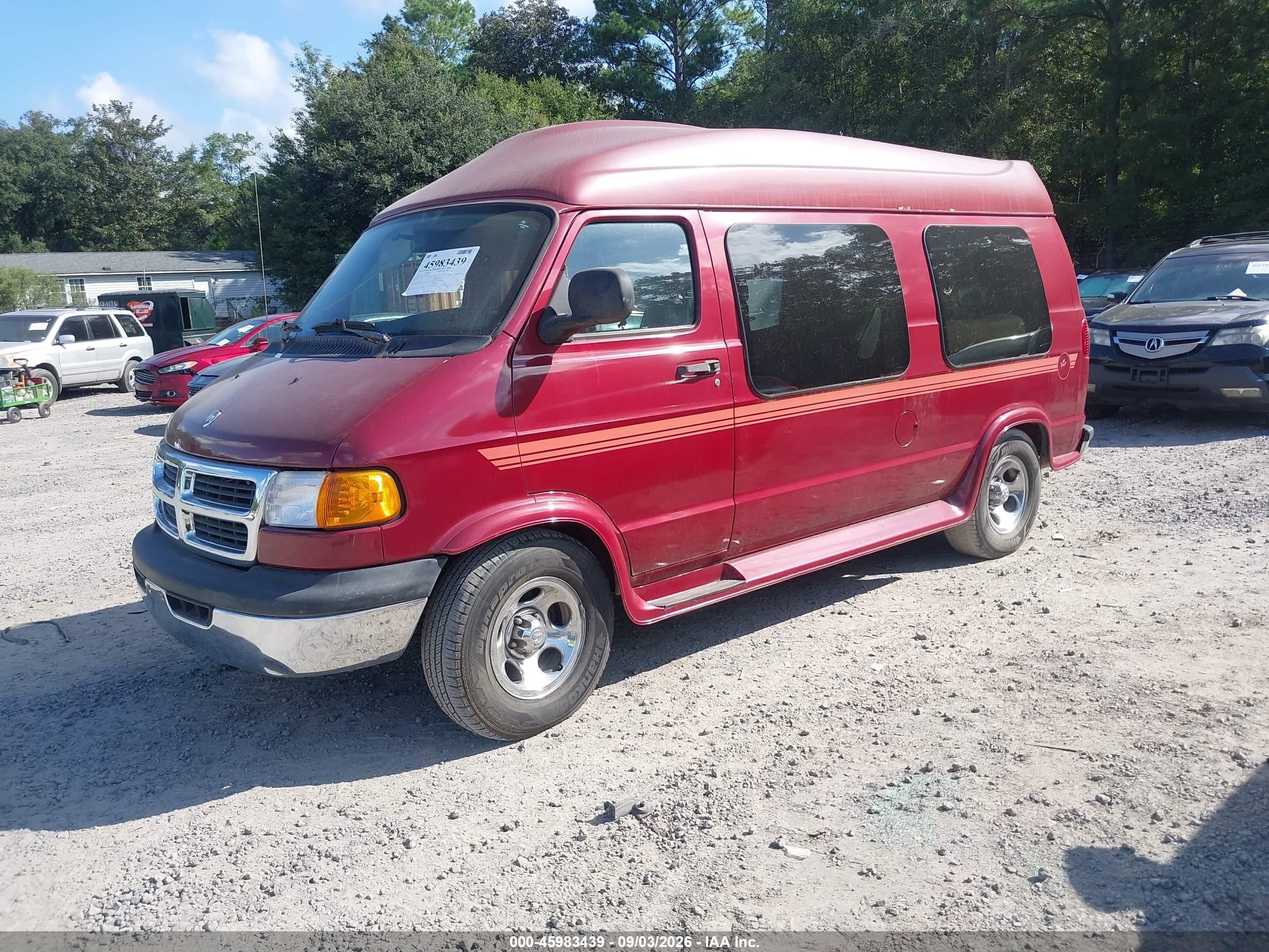 2003 Dodge Ram Van 1500 Conversion Red vin: 2D6WB11Y33K528269