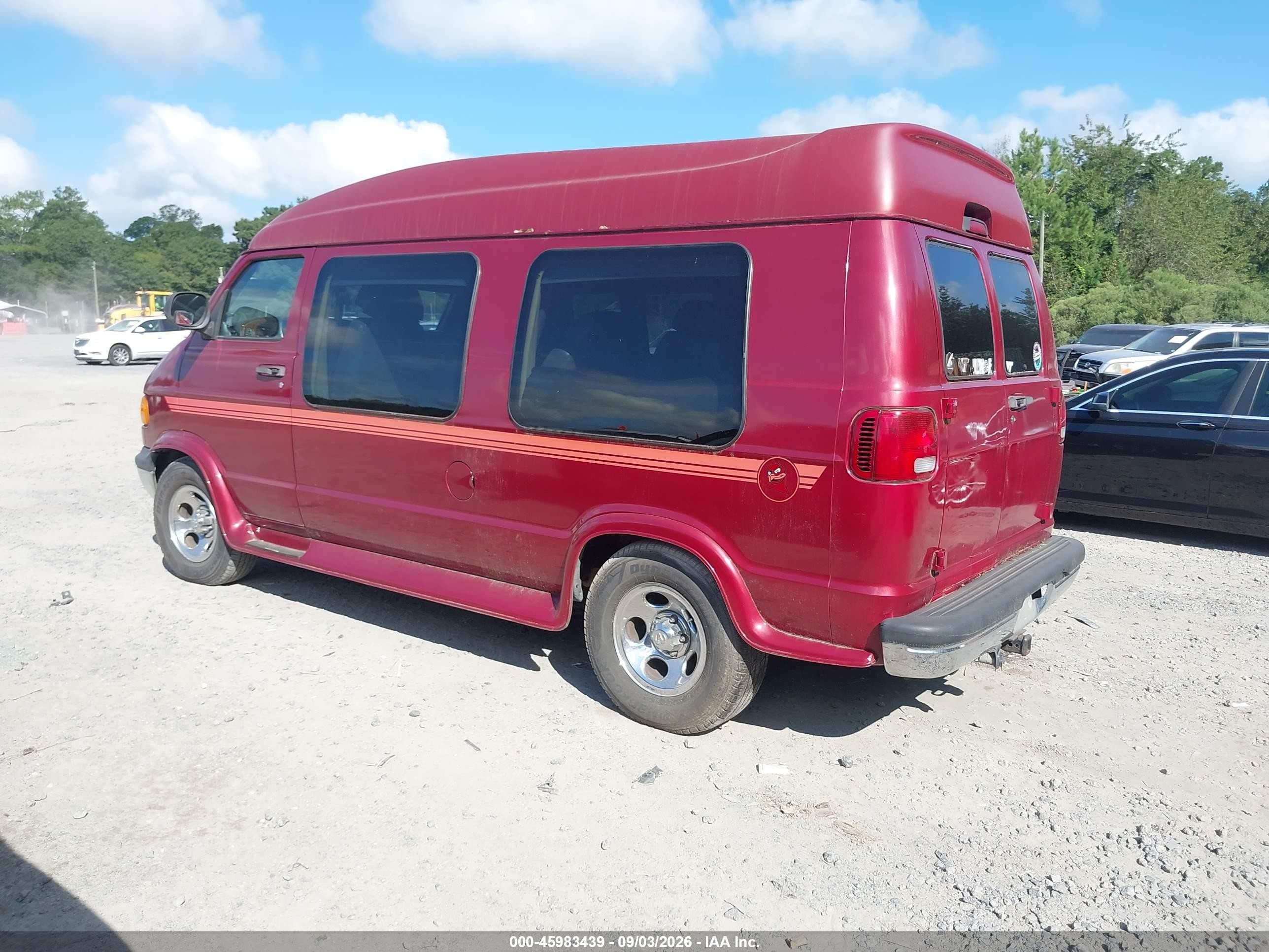 2003 Dodge Ram Van 1500 Conversion Red vin: 2D6WB11Y33K528269