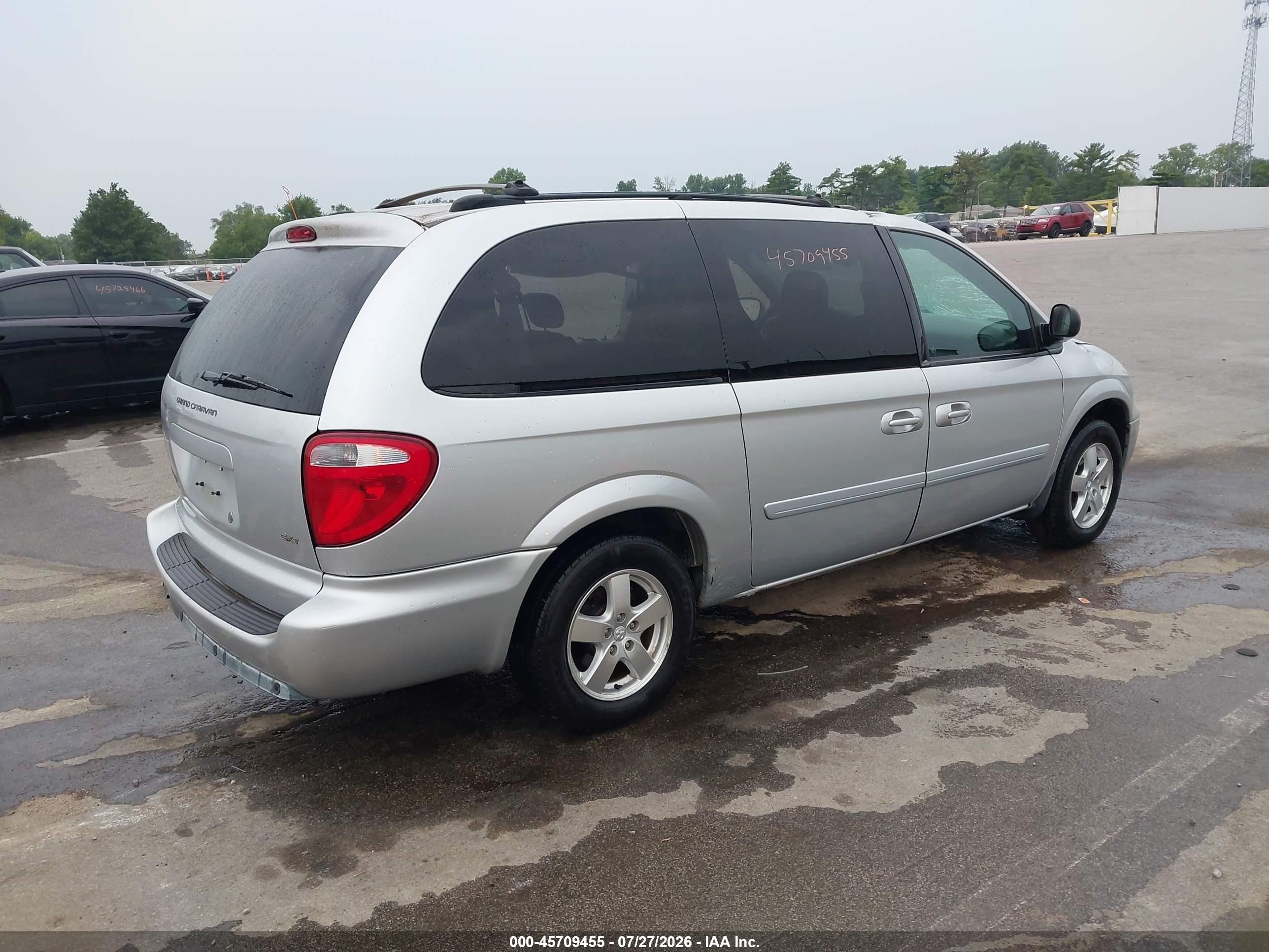 2005 Dodge Grand Caravan Sxt Silver vin: 2D8GP44L05R473269