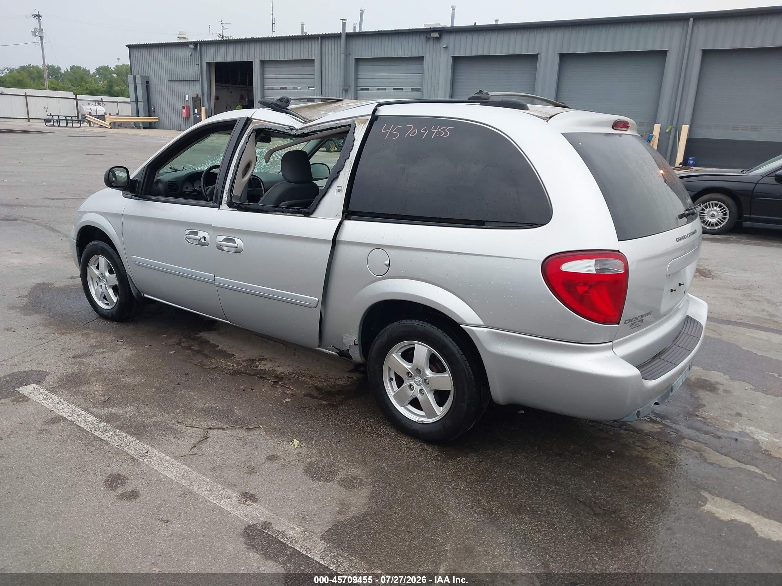 2005 Dodge Grand Caravan Sxt Silver vin: 2D8GP44L05R473269