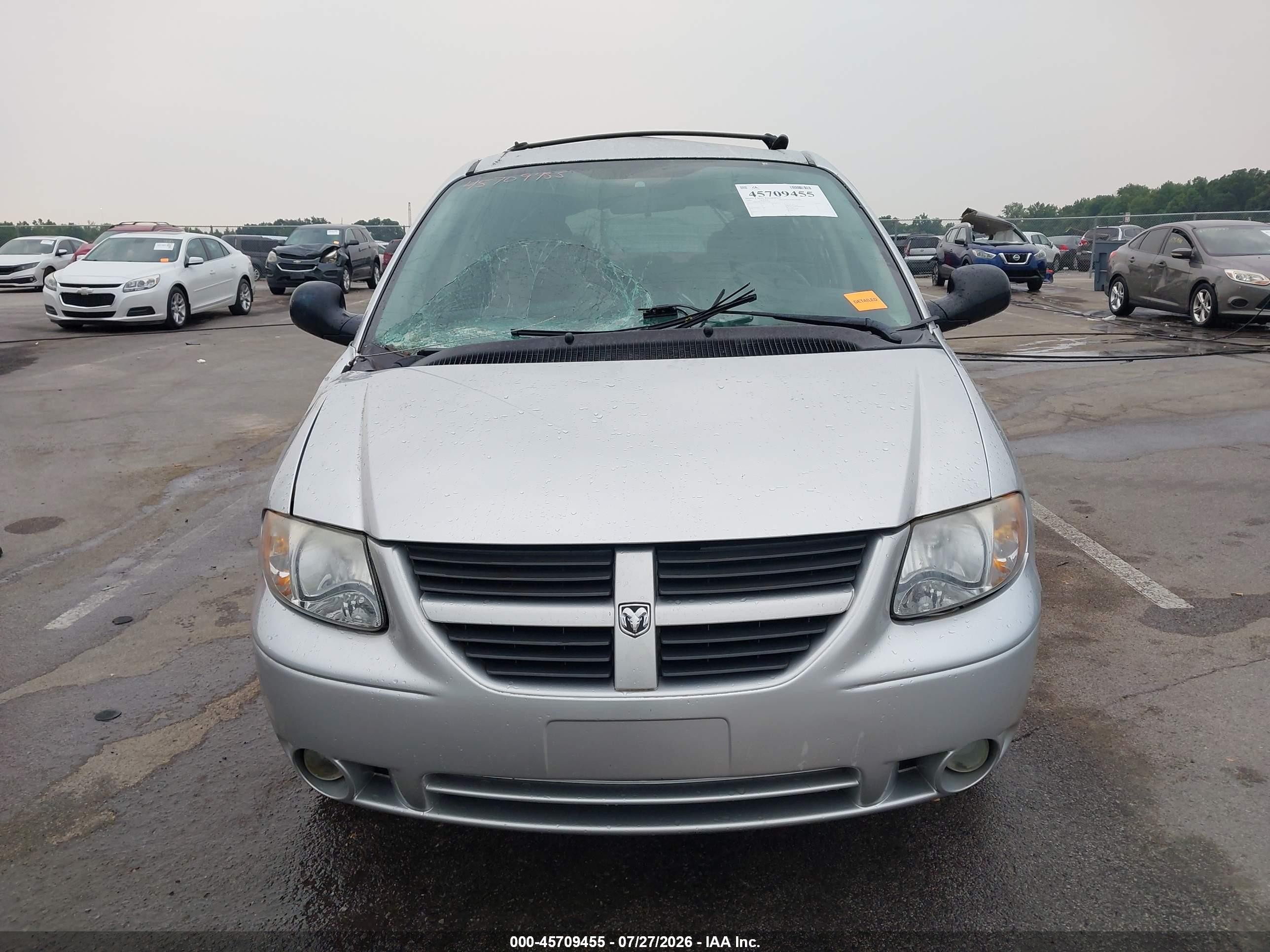 2005 Dodge Grand Caravan Sxt Silver vin: 2D8GP44L05R473269