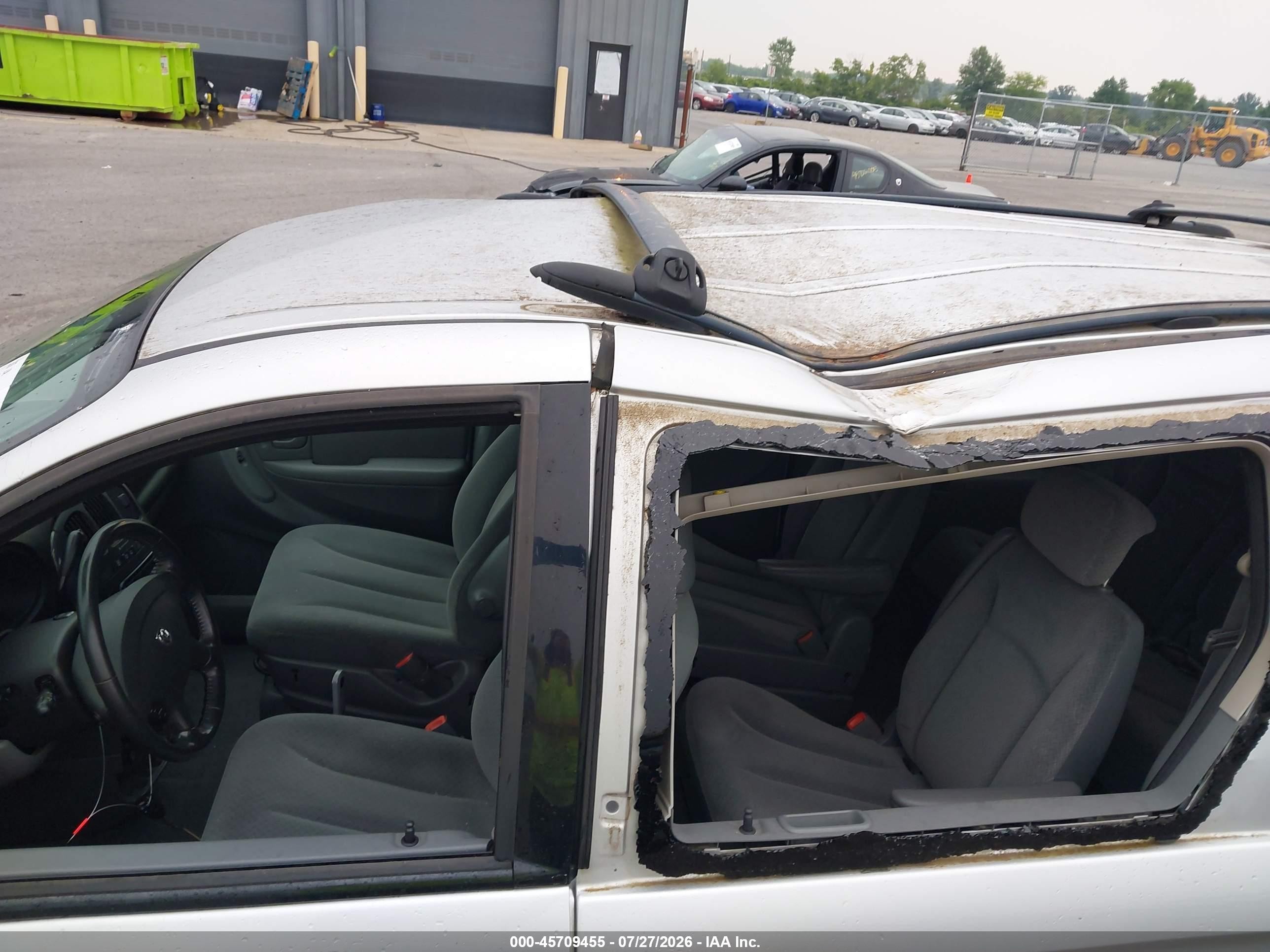 2005 Dodge Grand Caravan Sxt Silver vin: 2D8GP44L05R473269
