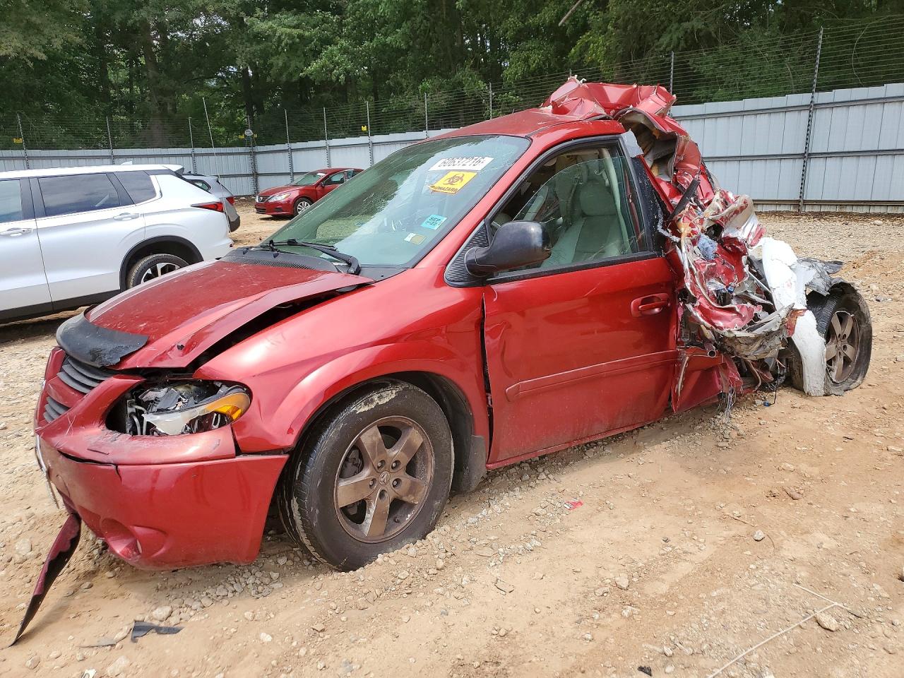 2005 Dodge Grand Caravan Sxt Темно-бордовый vin: 2D8GP44L05R503645