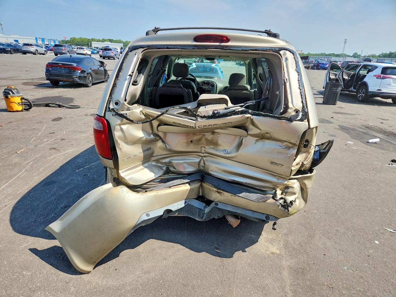 2005 Dodge Grand Caravan Sxt Gold vin: 2D8GP44L25R258797
