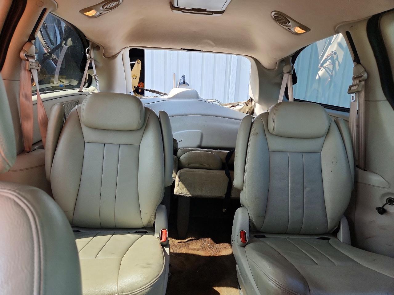2005 Dodge Grand Caravan Sxt Gold vin: 2D8GP44L25R258797