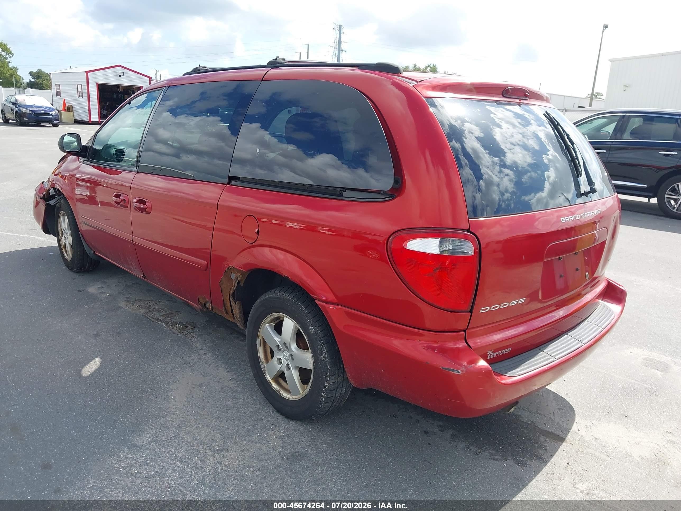 2005 Dodge Caravan Sxt Red vin: 2D8GP44L35R201251