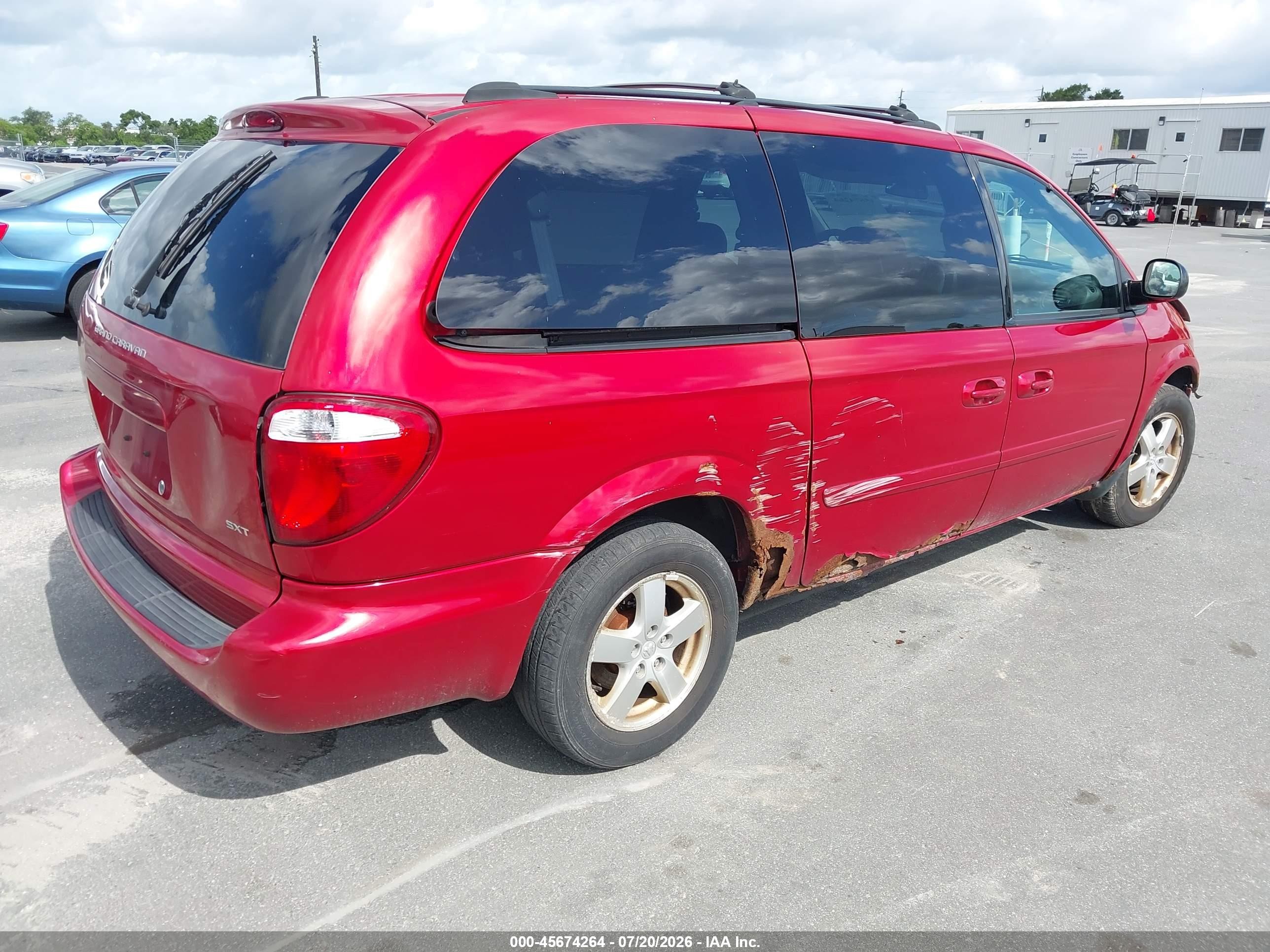 2005 Dodge Caravan Sxt Red vin: 2D8GP44L35R201251
