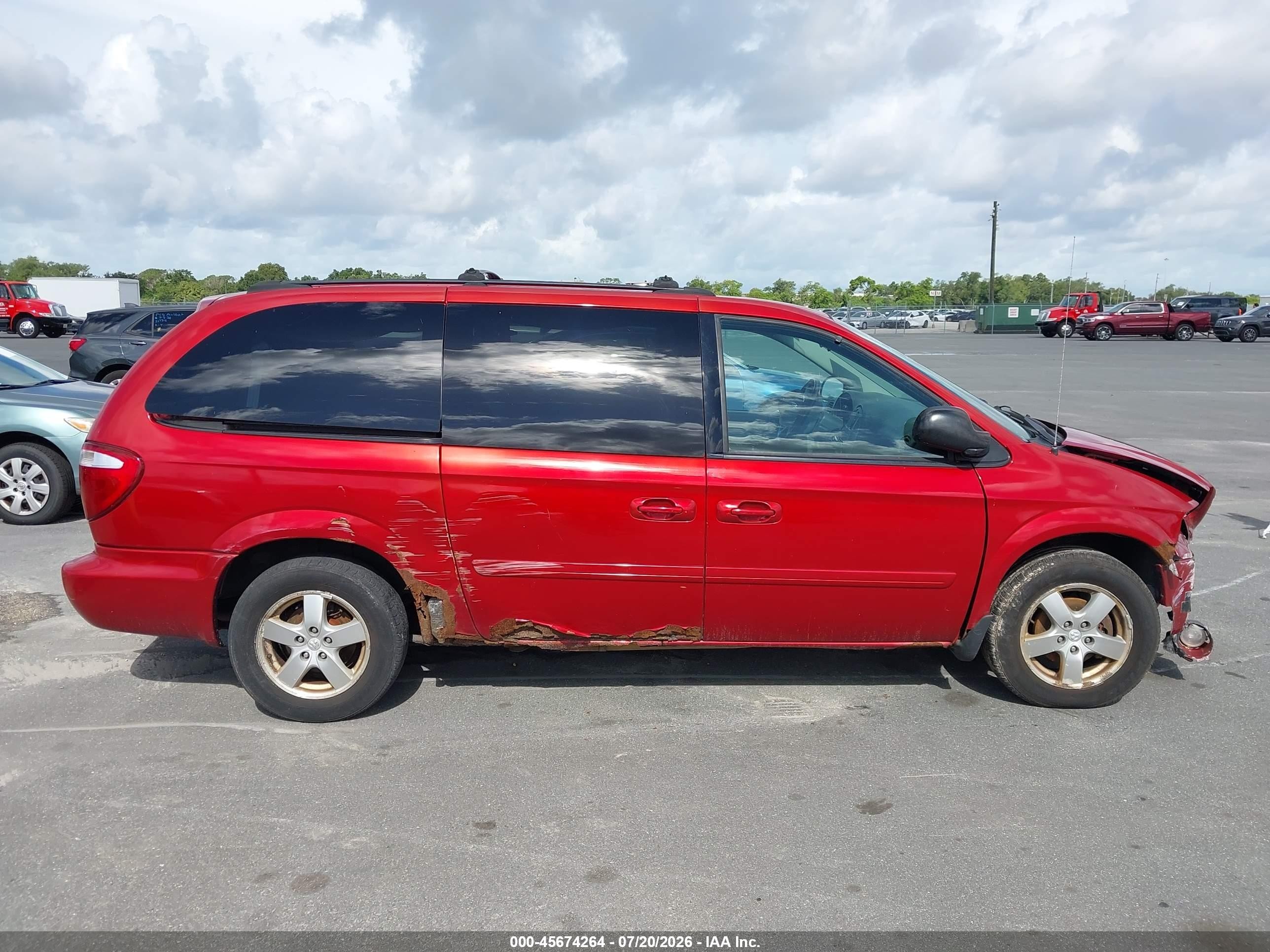 2005 Dodge Caravan Sxt Red vin: 2D8GP44L35R201251