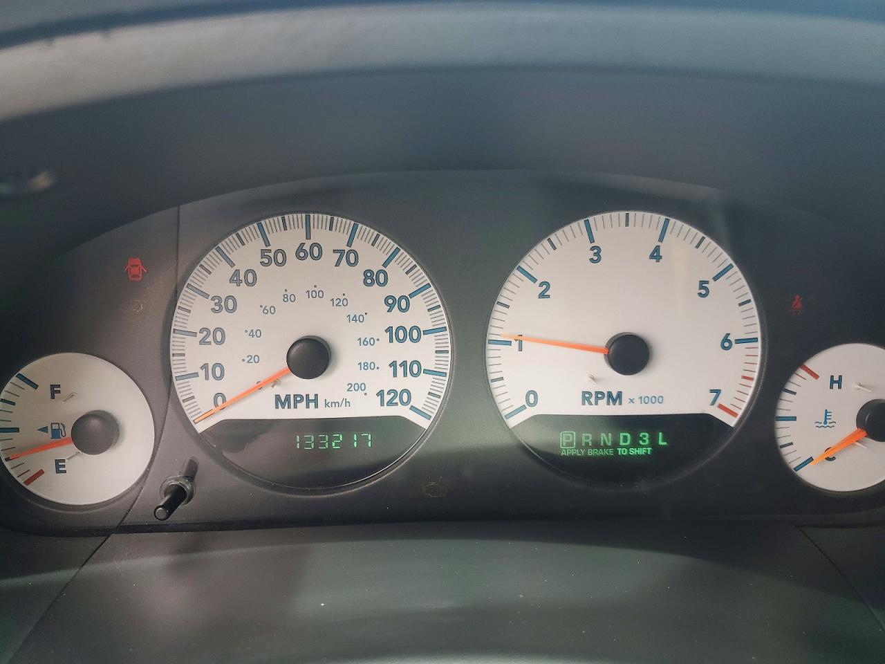2005 Dodge Grand Caravan Sxt White vin: 2D8GP44L35R271834