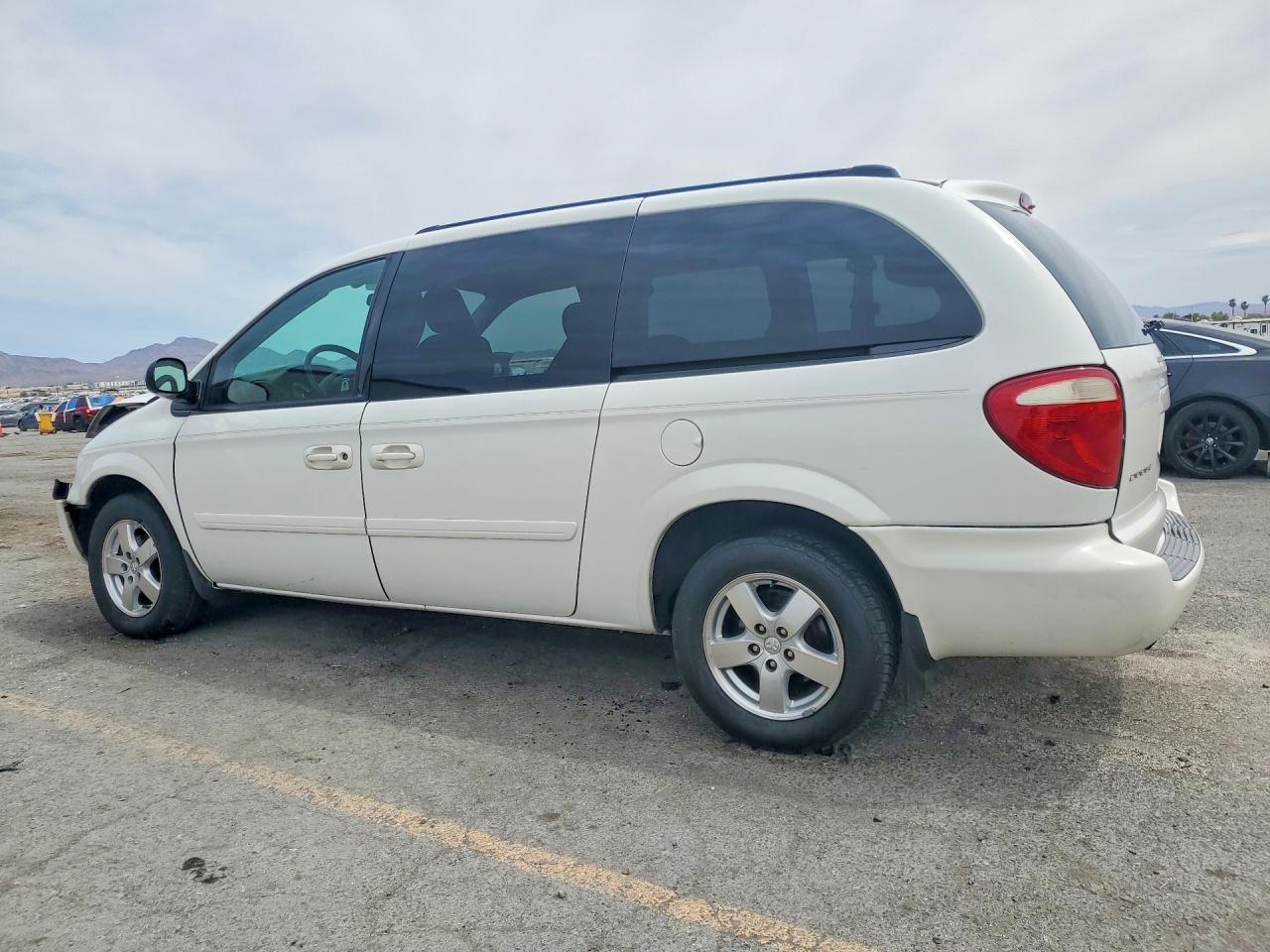 2005 Dodge Grand Caravan Sxt White vin: 2D8GP44L35R271834