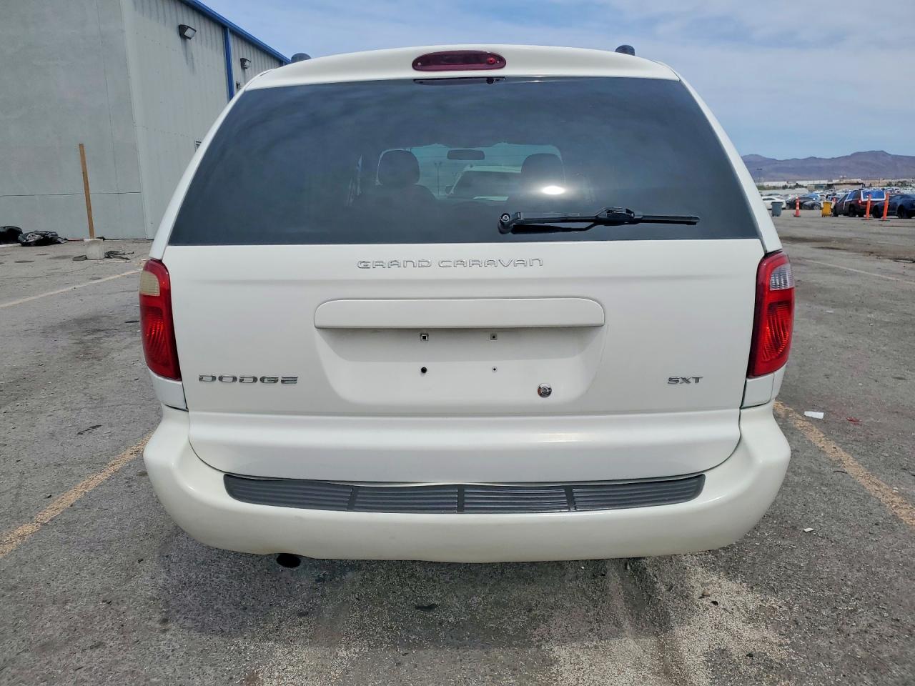 2005 Dodge Grand Caravan Sxt White vin: 2D8GP44L35R271834