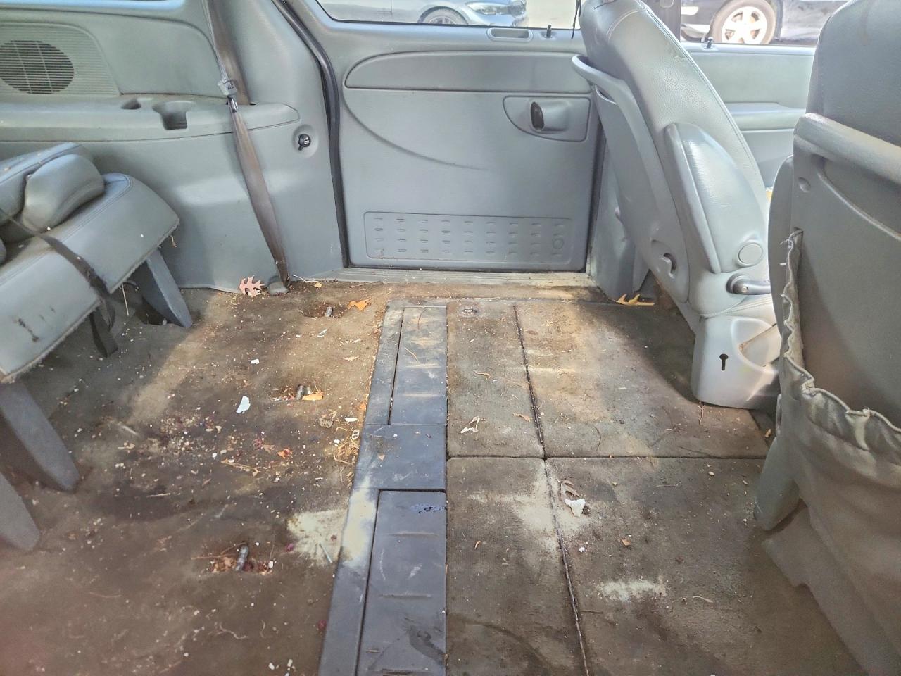 2005 Dodge Grand Caravan Sxt Black vin: 2D8GP44L65R443466
