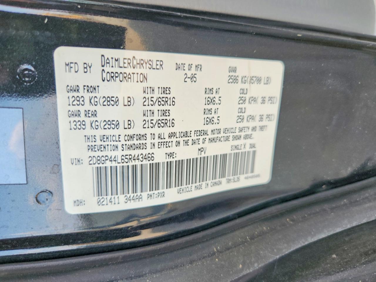 2005 Dodge Grand Caravan Sxt Black vin: 2D8GP44L65R443466