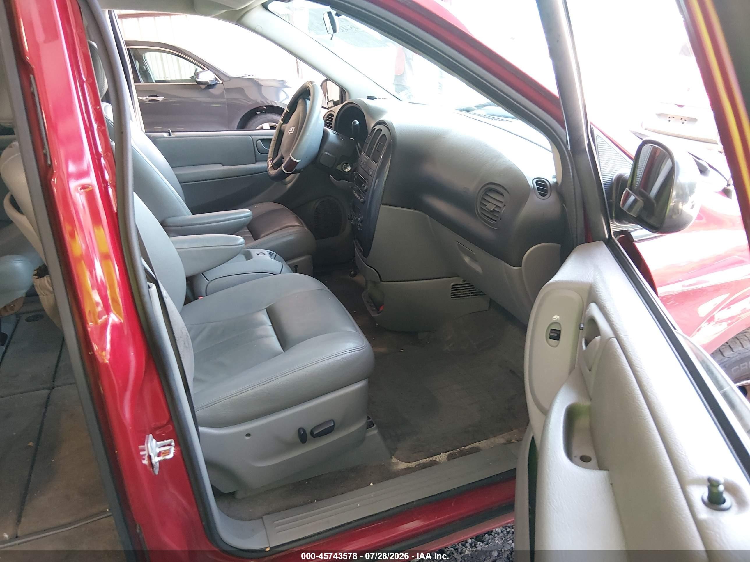 2007 Dodge Grand Caravan Sxt Red vin: 2D8GP44L87R266244