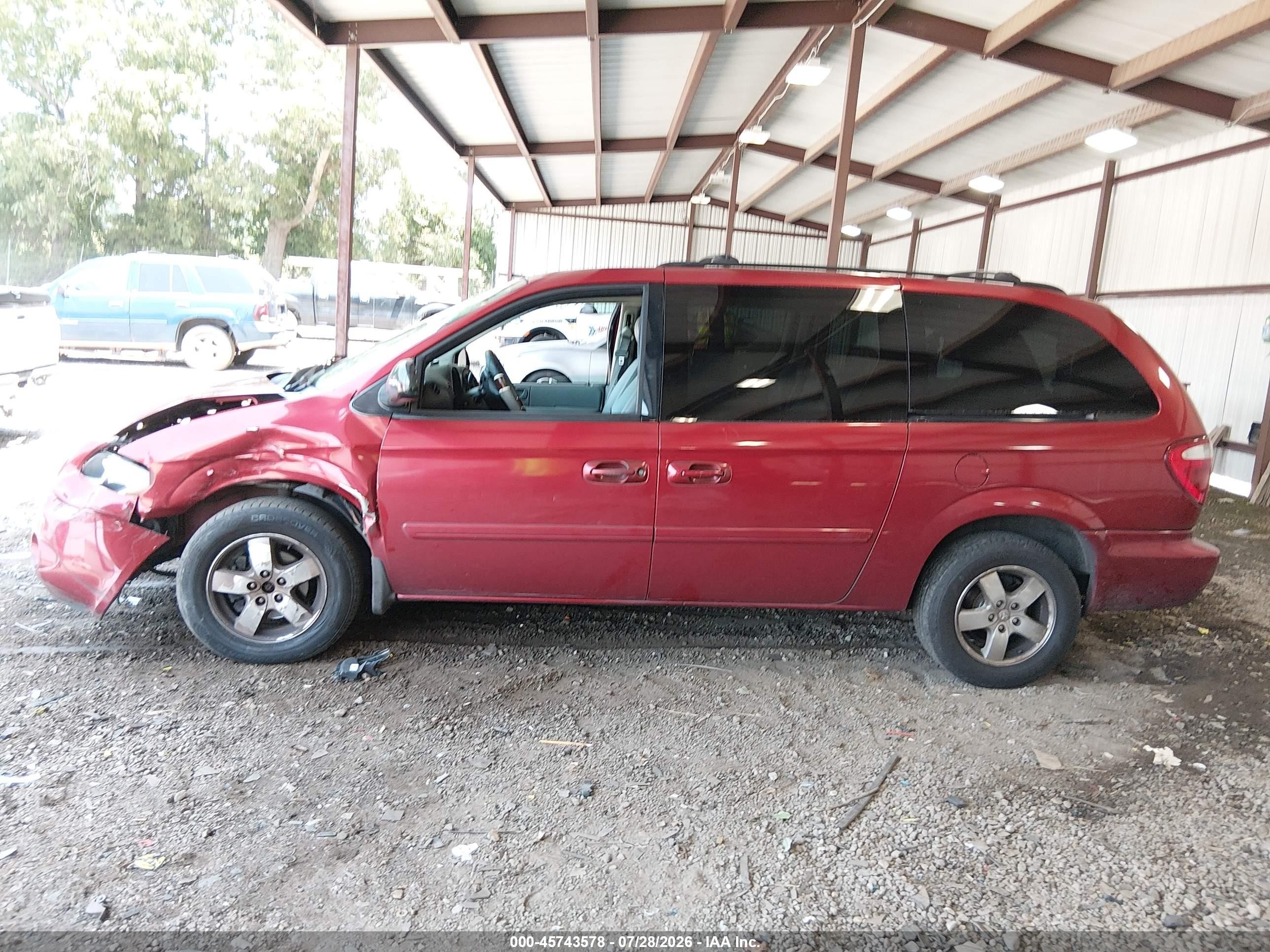 2007 Dodge Grand Caravan Sxt Red vin: 2D8GP44L87R266244