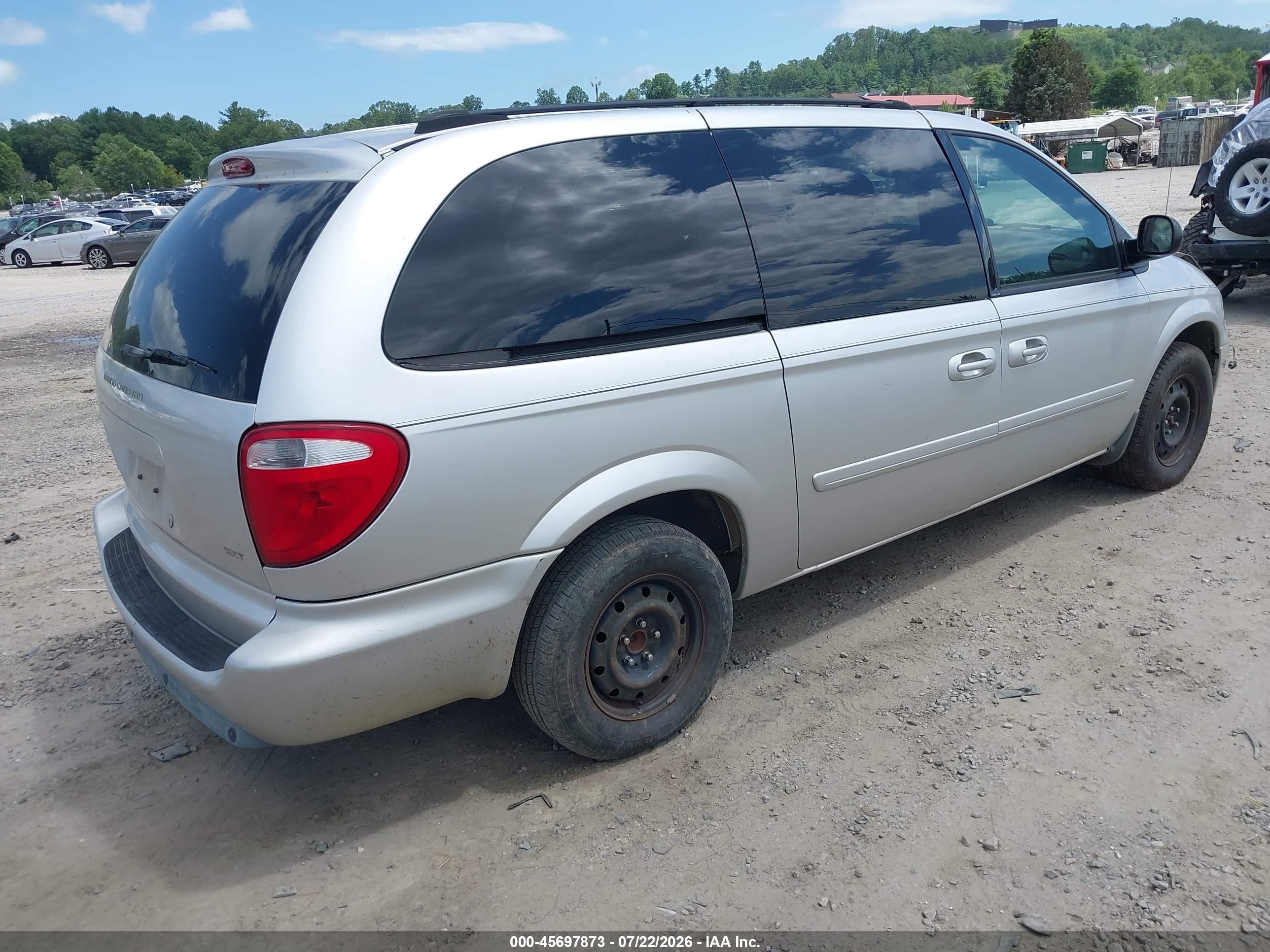 2005 Dodge Caravan Sxt Silver vin: 2D8GP44L95R322494