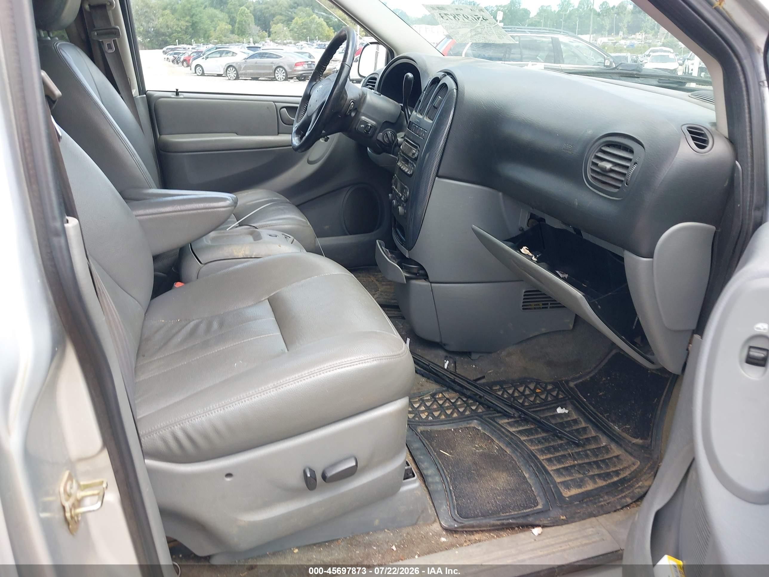 2005 Dodge Caravan Sxt Silver vin: 2D8GP44L95R322494
