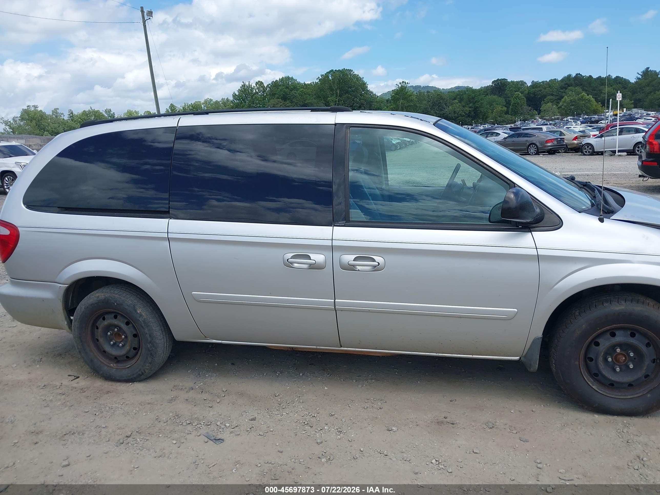 2005 Dodge Caravan Sxt Silver vin: 2D8GP44L95R322494