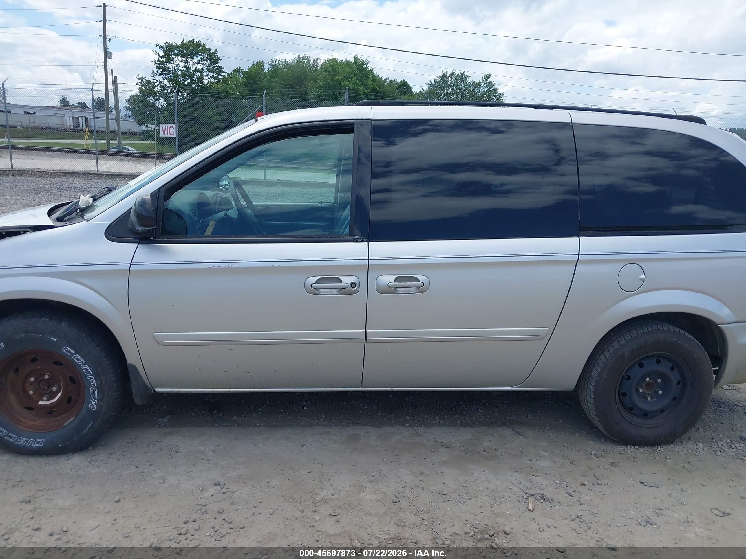 2005 Dodge Caravan Sxt Silver vin: 2D8GP44L95R322494
