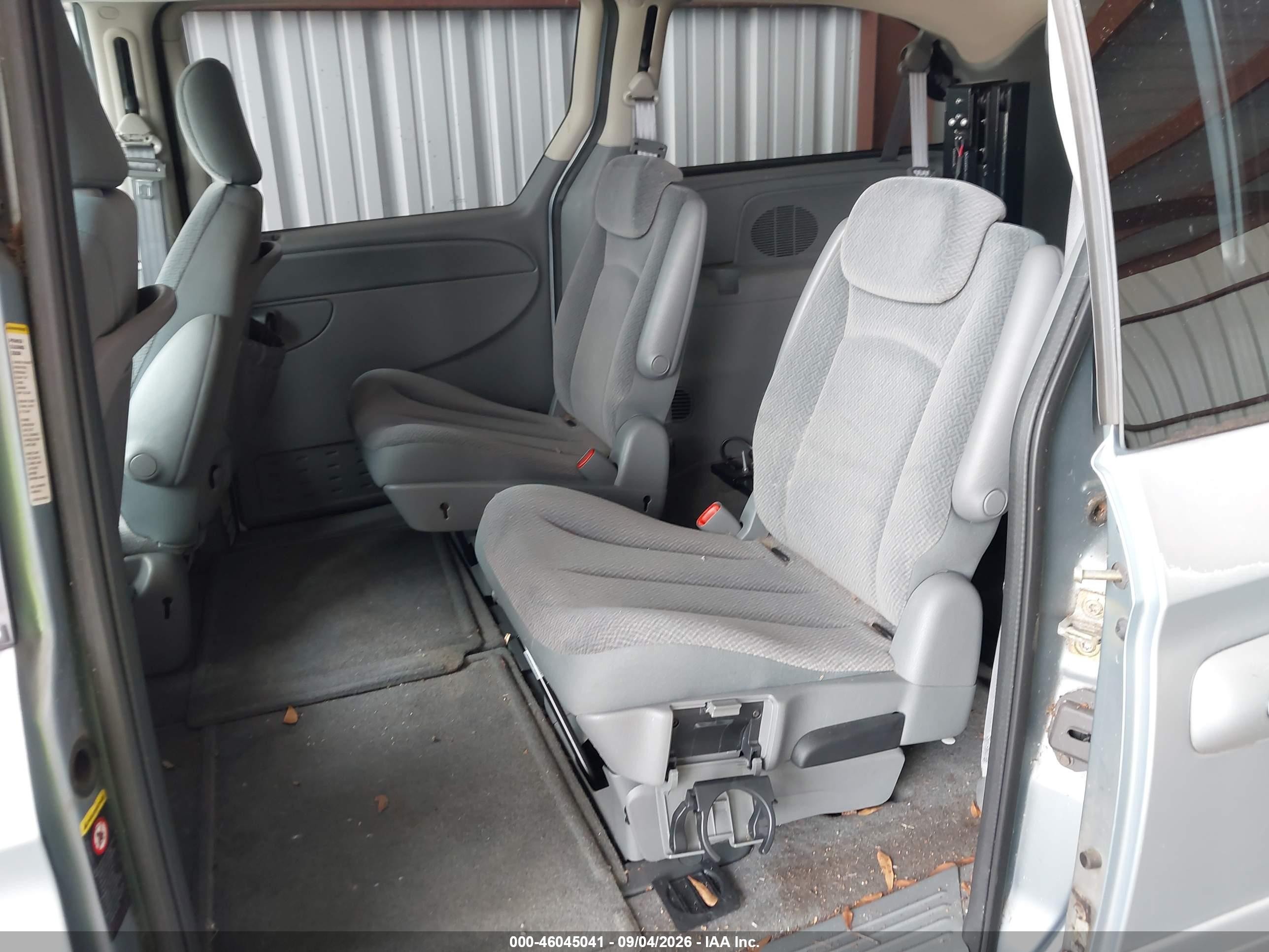 2005 Dodge Grand Caravan Sxt Blue vin: 2D8GP44L95R389225