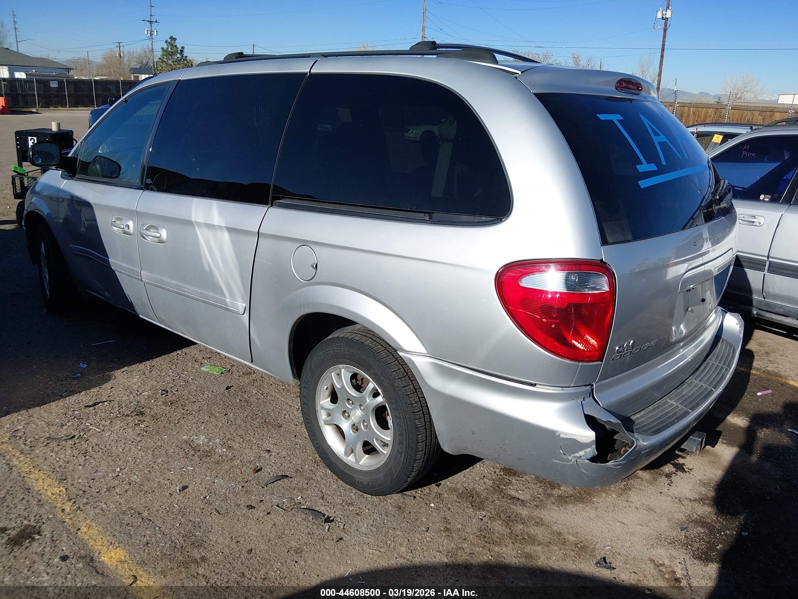 2004 Dodge Grand Caravan Sxt Silver vin: 2D8GP44LX4R561793