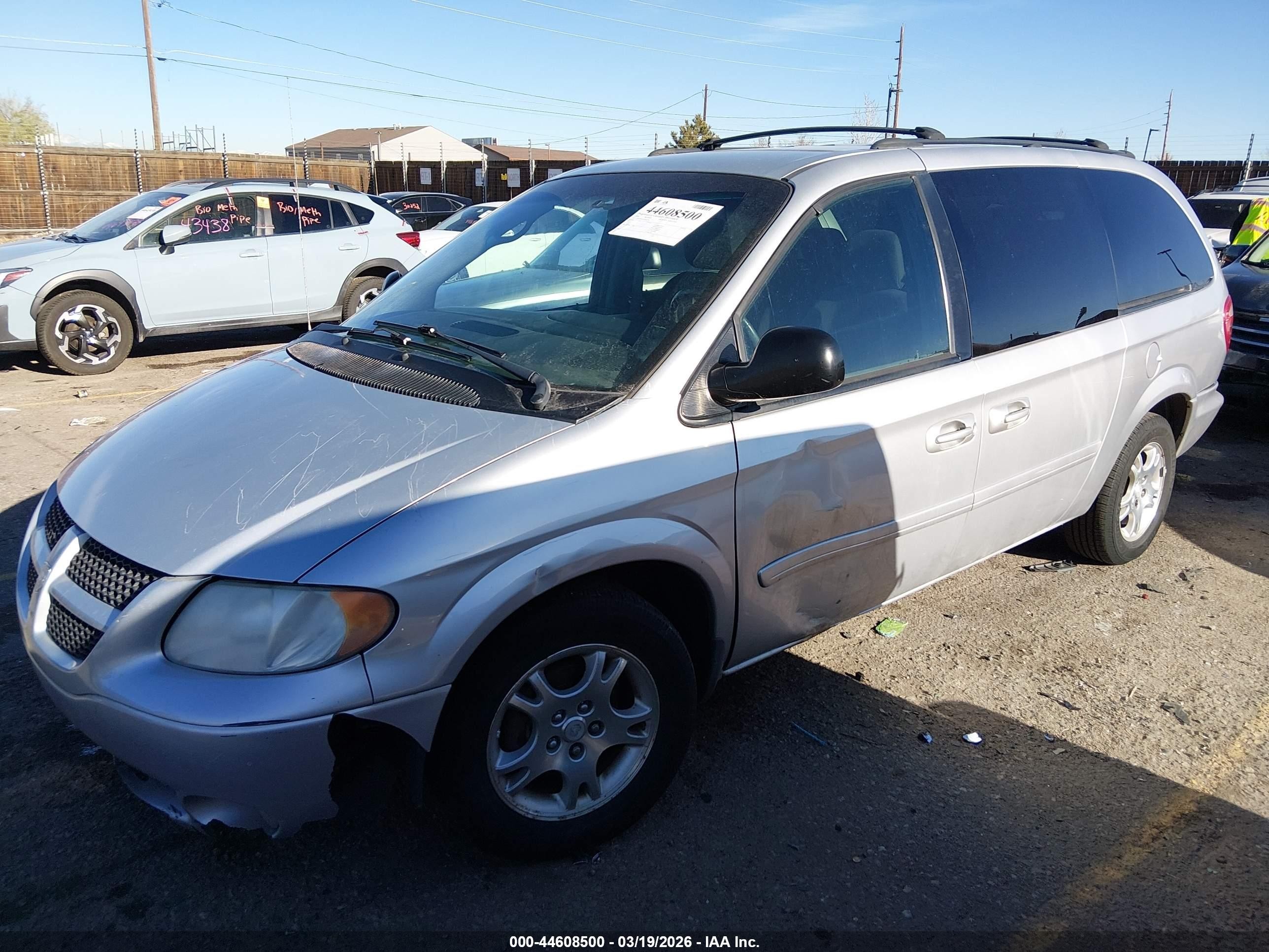 2004 Dodge Grand Caravan Sxt Silver vin: 2D8GP44LX4R561793