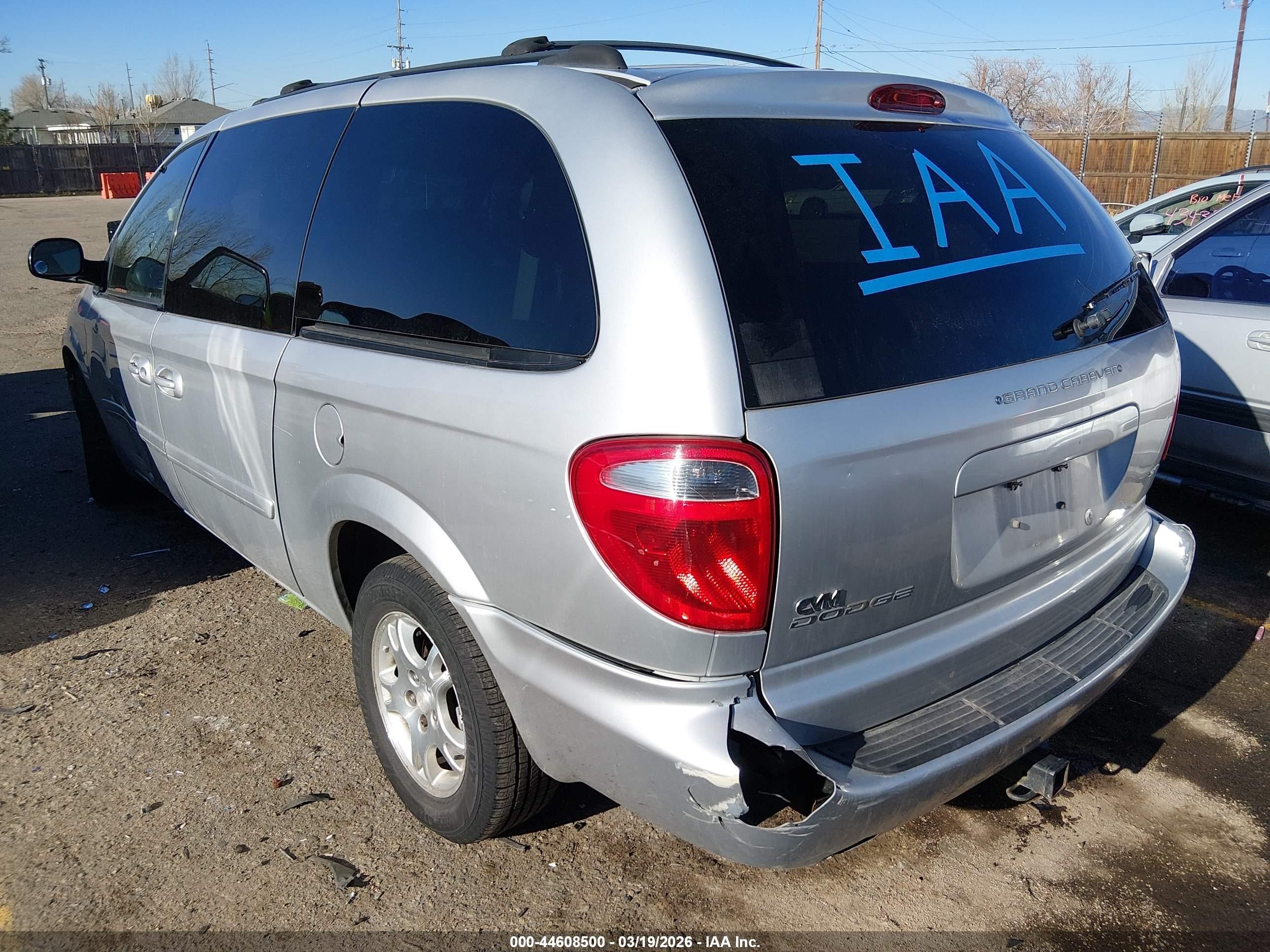 2004 Dodge Grand Caravan Sxt Silver vin: 2D8GP44LX4R561793