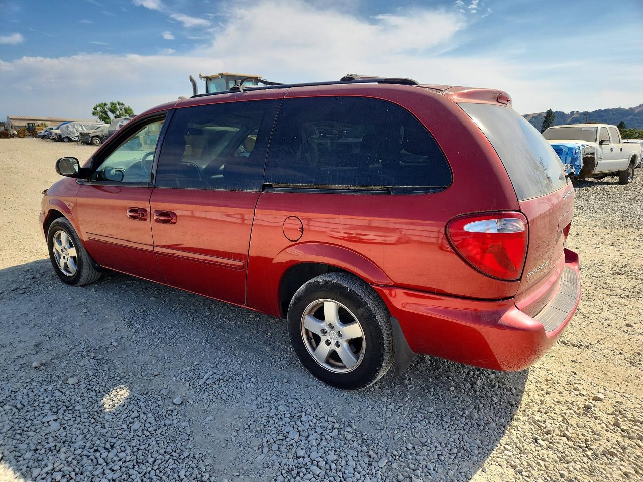 2007 Dodge Grand Caravan Sxt Красный vin: 2D8GP44LX7R318974