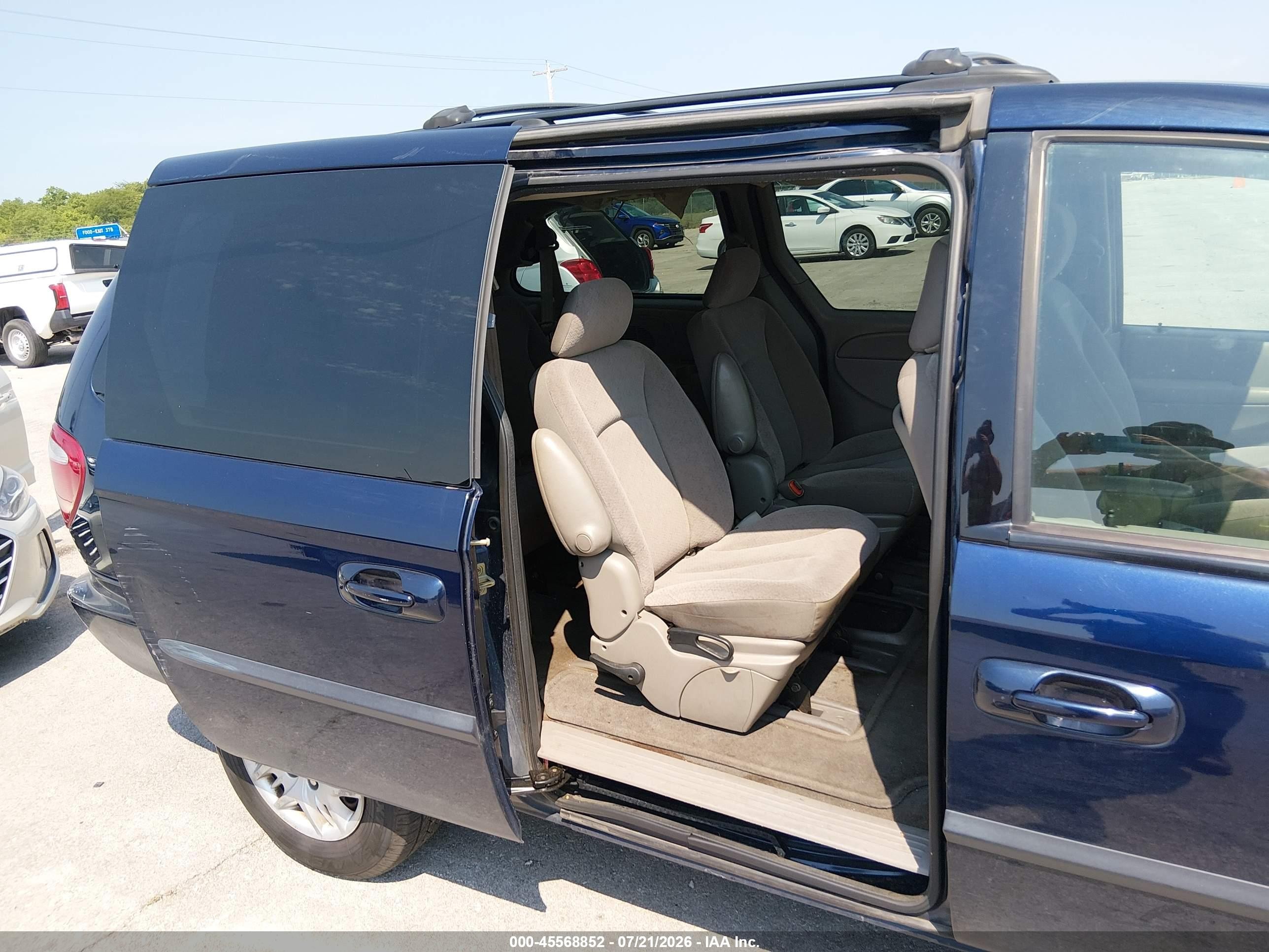2003 Dodge Grand Caravan Sport Blue vin: 2D8GP44R03R331697