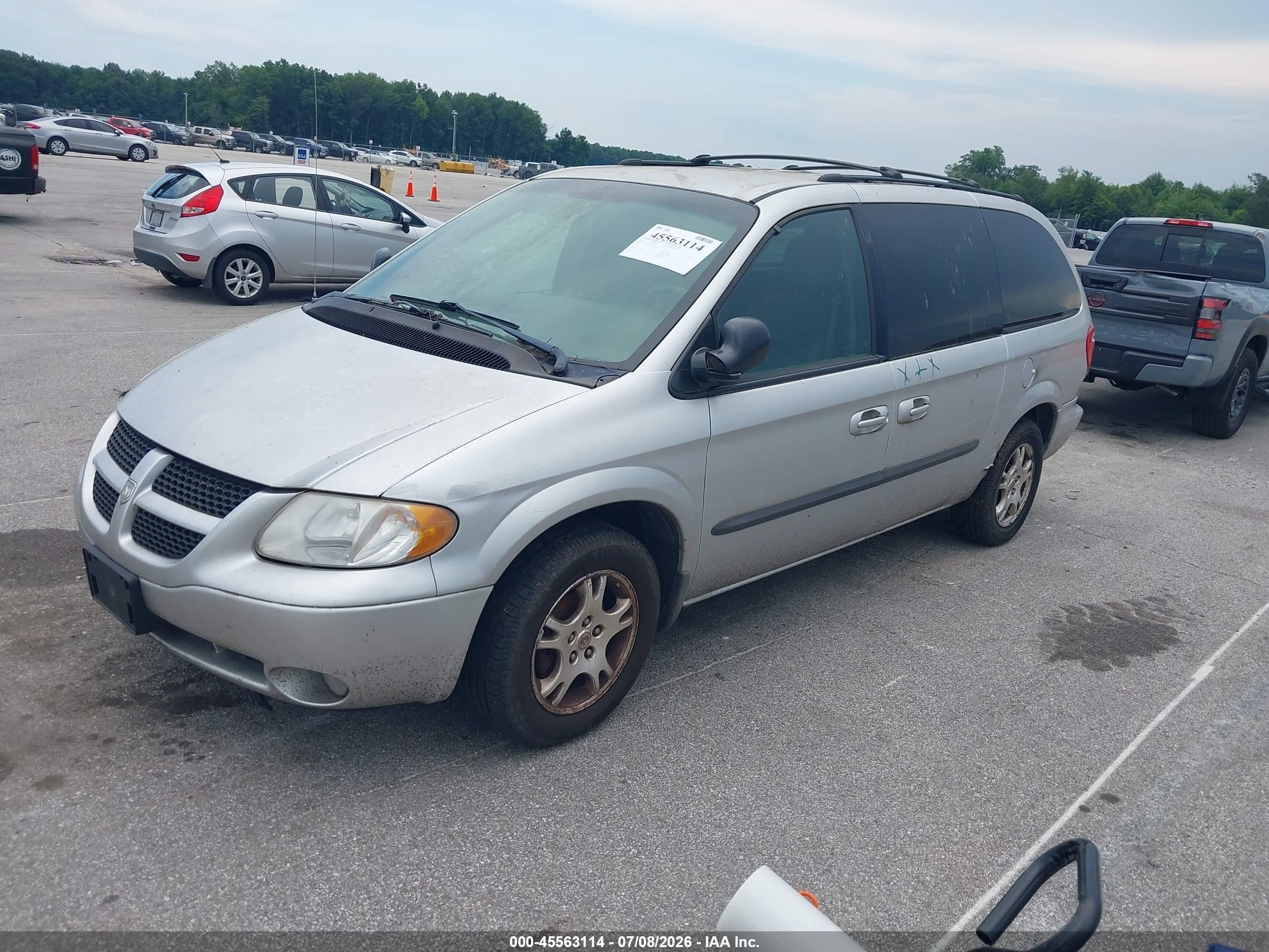 2003 Dodge Grand Caravan Sport Silver vin: 2D8GT44L93R217558