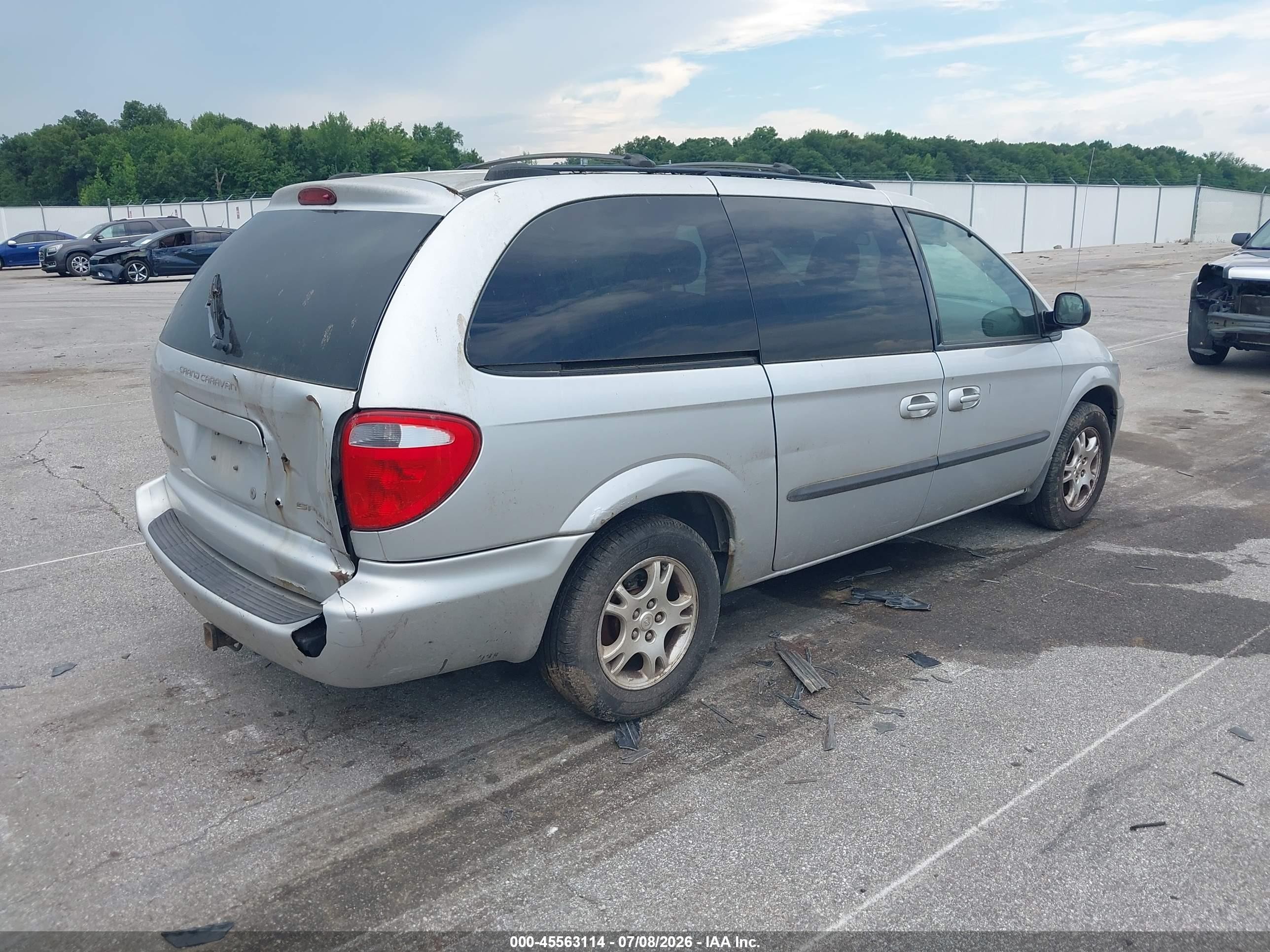 2003 Dodge Grand Caravan Sport Silver vin: 2D8GT44L93R217558