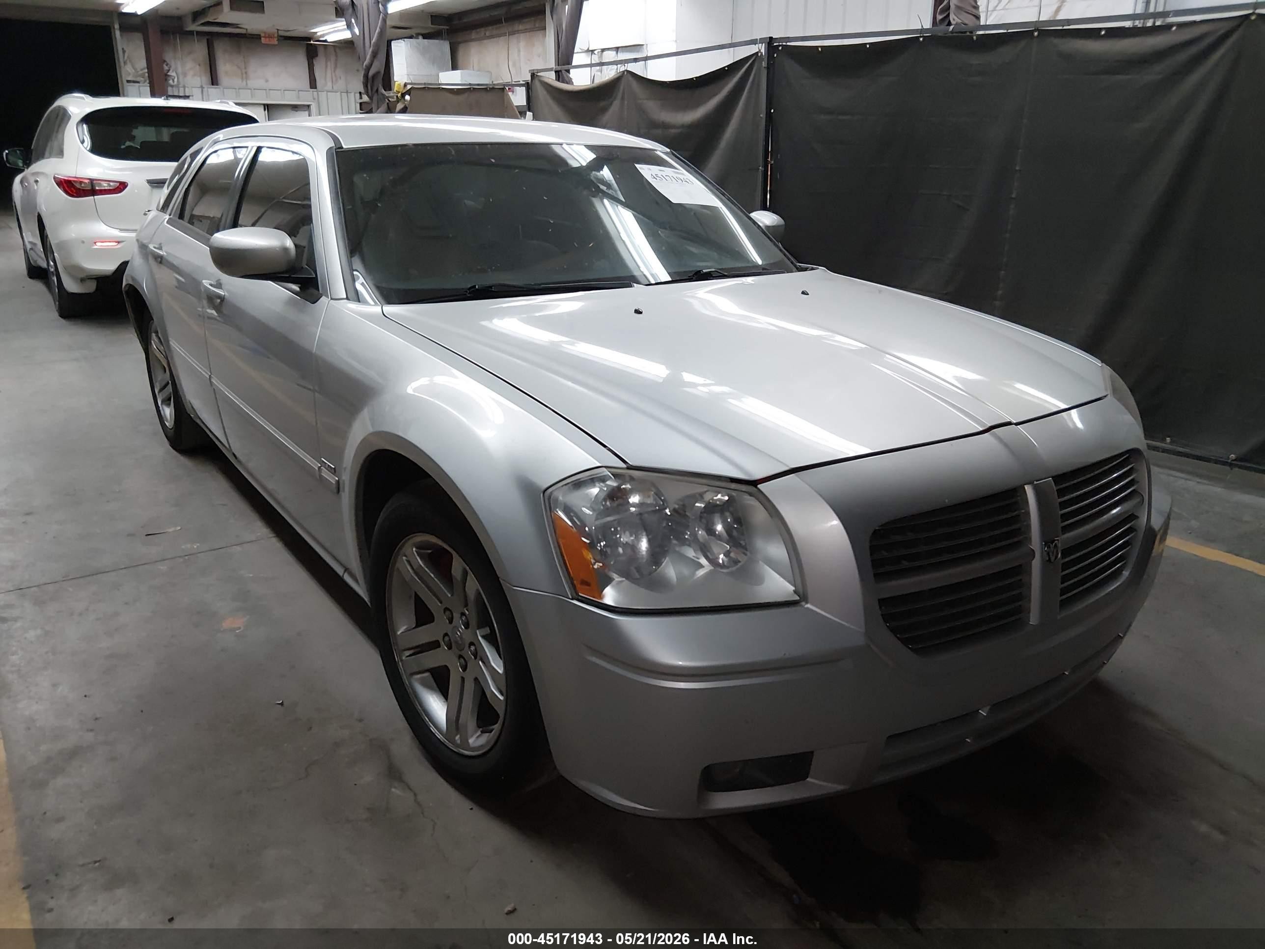 2005 Dodge Magnum Rt Silver vin: 2D8GV58225H654571