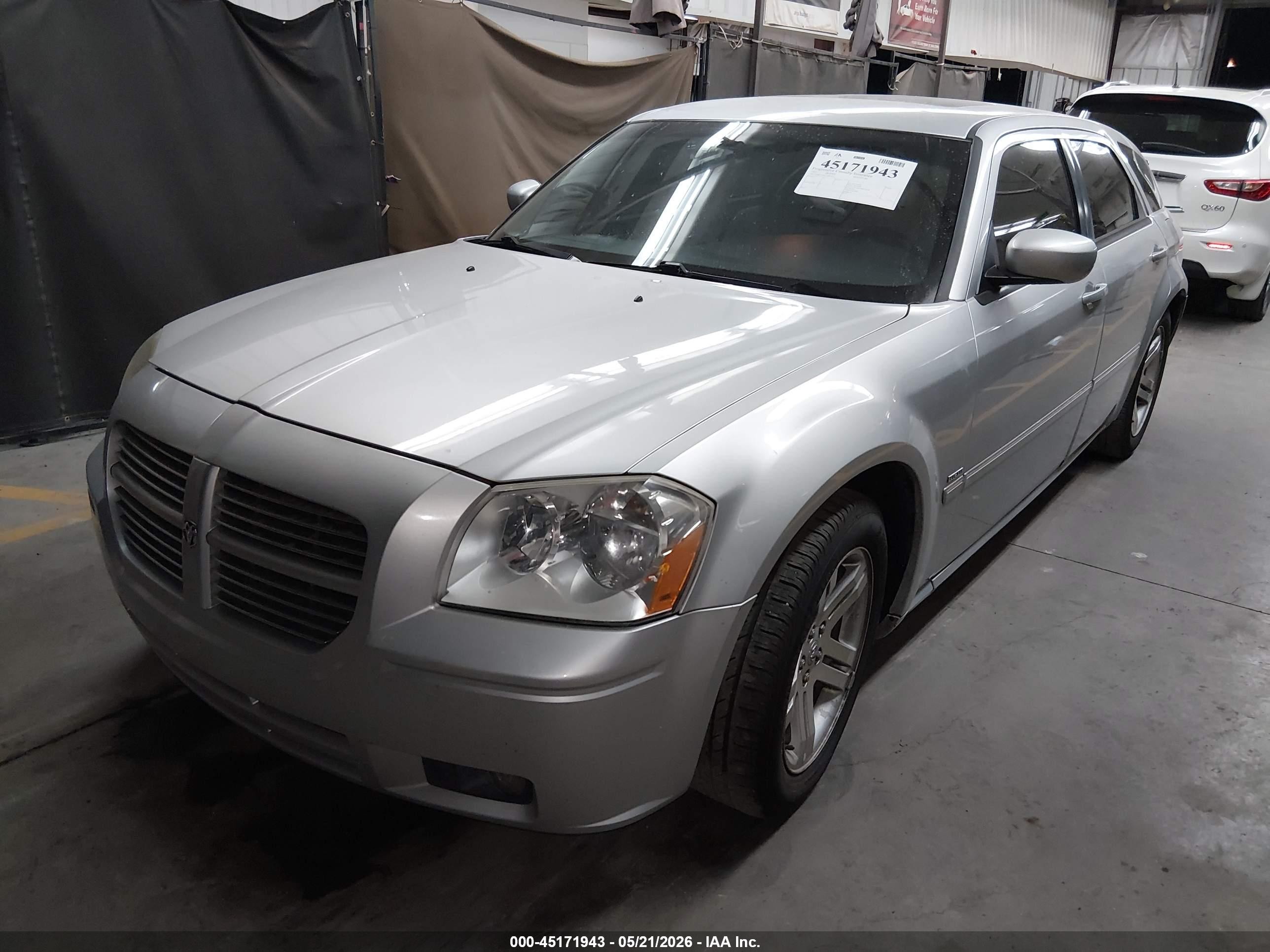 2005 Dodge Magnum Rt Silver vin: 2D8GV58225H654571