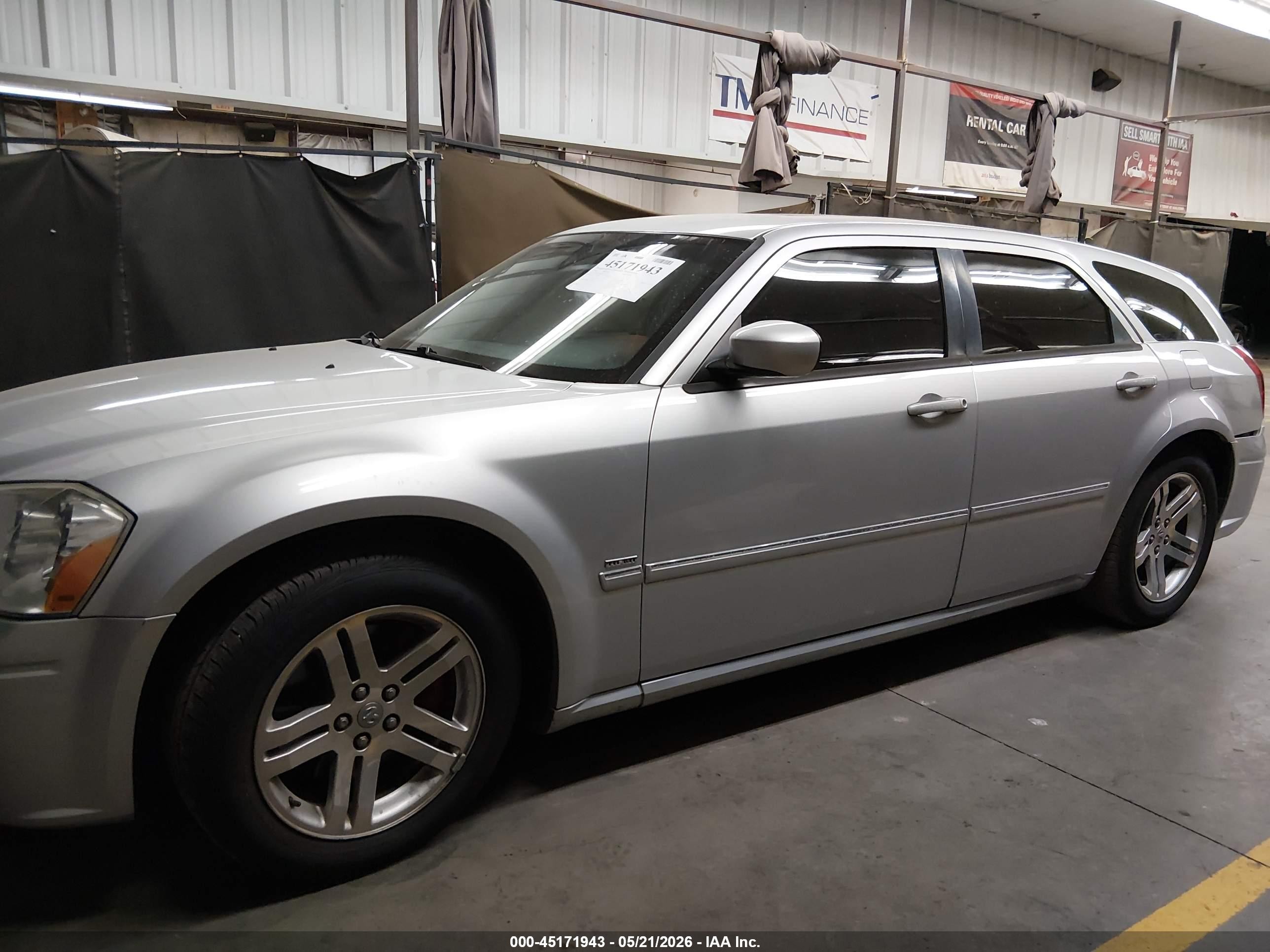 2005 Dodge Magnum Rt Silver vin: 2D8GV58225H654571
