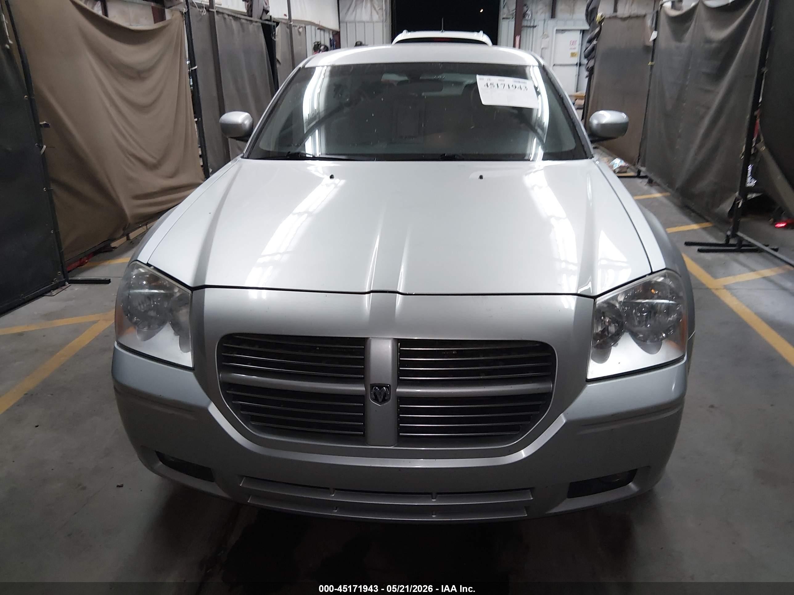 2005 Dodge Magnum Rt Silver vin: 2D8GV58225H654571