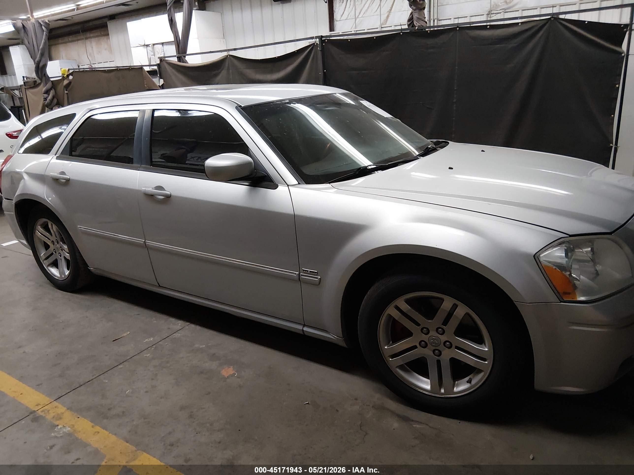 2005 Dodge Magnum Rt Silver vin: 2D8GV58225H654571