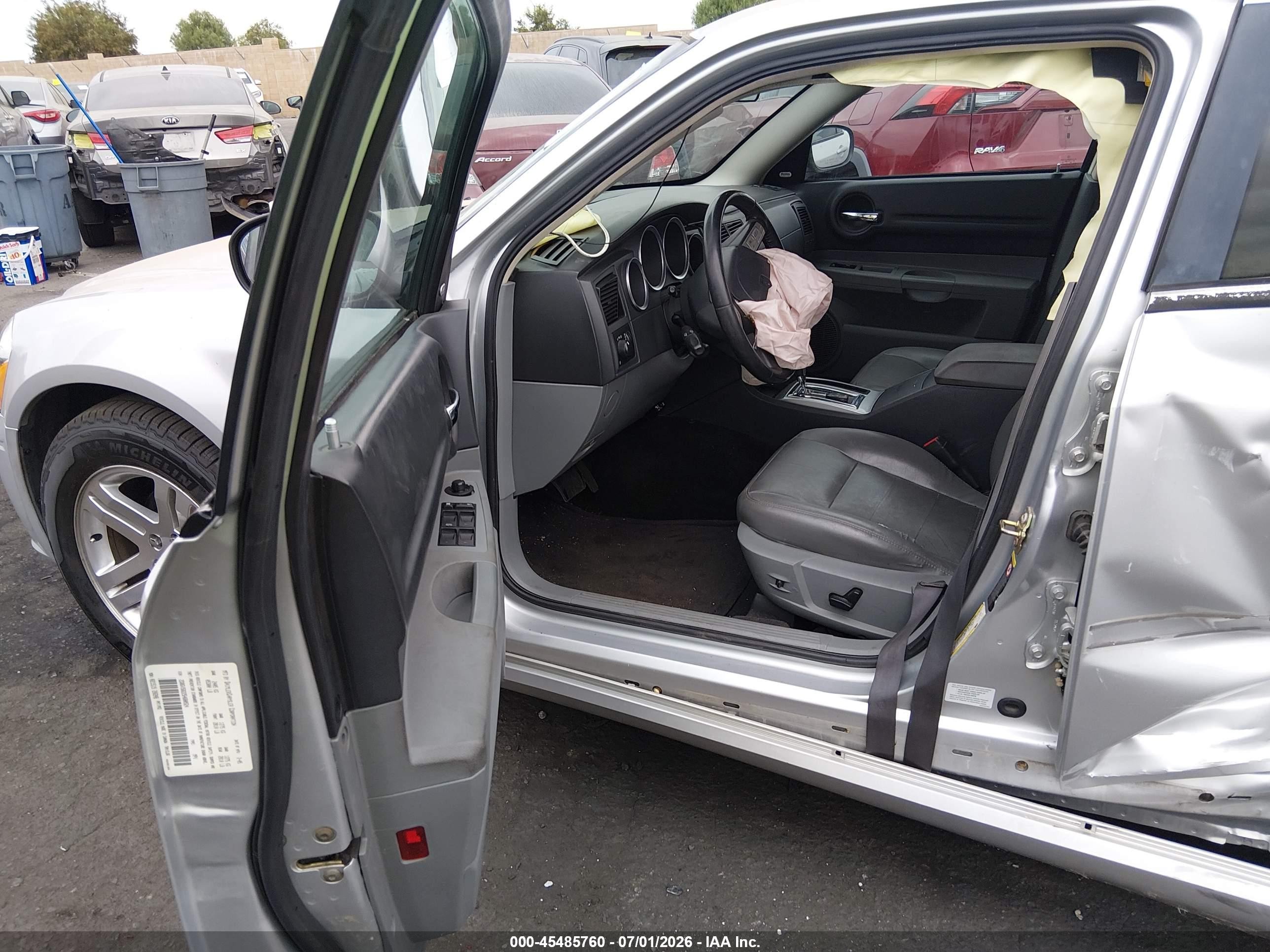 2005 Dodge Magnum Rt Silver vin: 2D8GV58225H680524